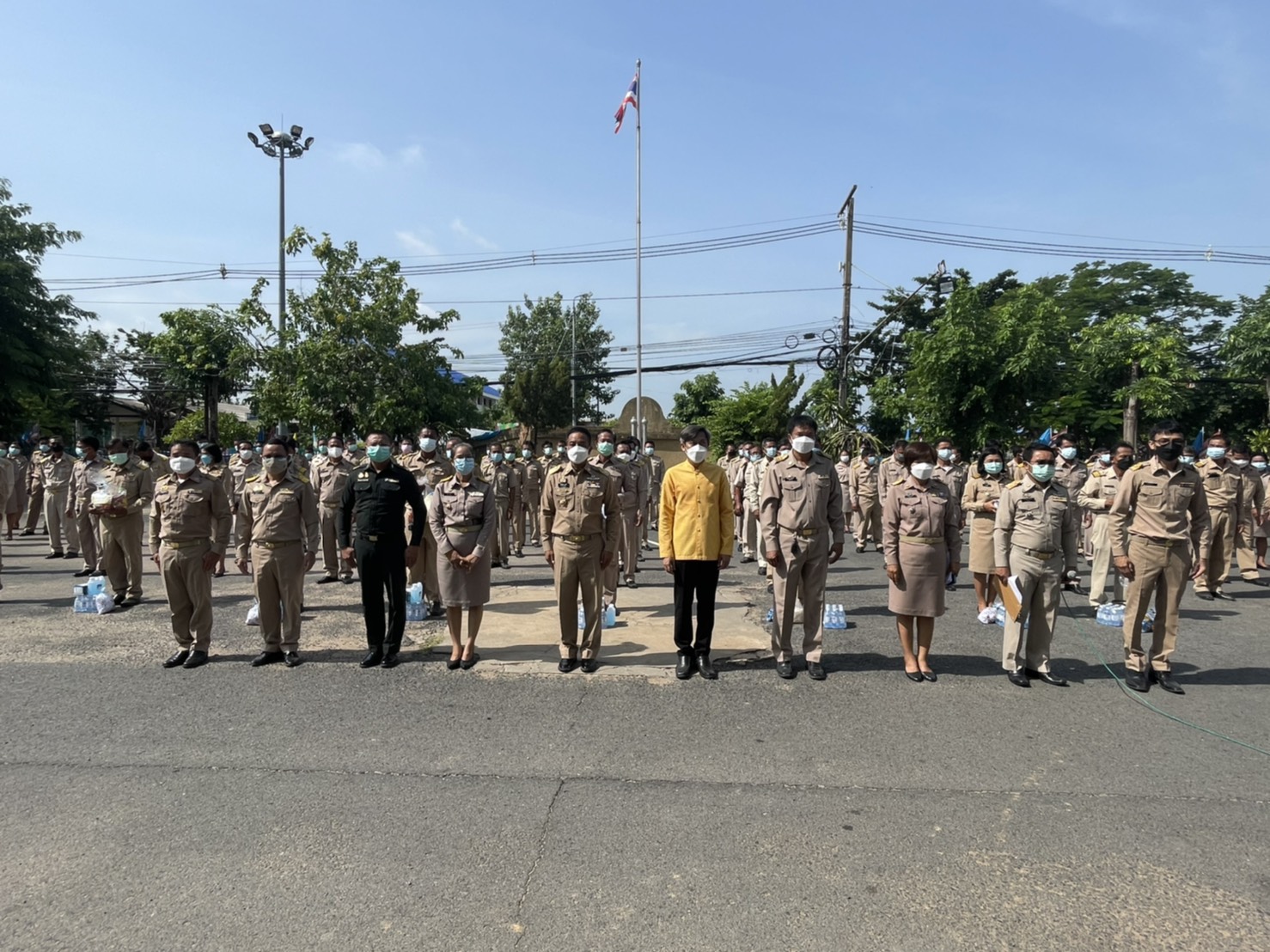 ประมงอำเภอเขื่องใน ร่วมพิธีอ่านสารจากนายกรัฐมนตรี และปลัดกระทรวงมหาดไทย และพิธีมอบรางวัลแก่กำนัน ผู้ใหญ่ ดีเด่น วันกำนัน ผู้ใหญ่บ้าน ณ บริเวณหน้าที่ว่าการอำเภอเขื่องใน..คลิก