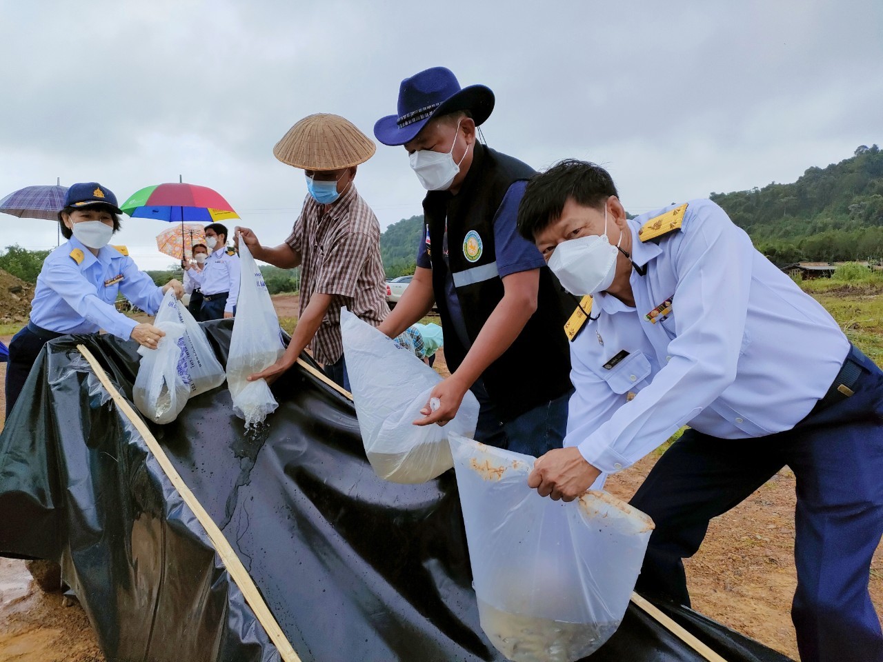 กิจกรรมปล่อยพันธุ์สัตว์น้ำเพื่อเฉลิมพระเกียรติ วันเฉลิมพระชนมพรรษาสมเด็จพระนางเจ้าสิริกิติ์ พระบรมราชินีนาถ พระบรมราชชนนีพันปีหลวง
