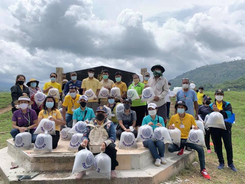 ศูนย์วิจัยและพัฒนาการเพาะเลี้ยงสัตว์น้ำจืดปราจีนบุรี ร่วมกับนายกองค์การบริหารส่วนตำบลบุพราหมณ์ พร้อมด้วยกำนัน ผู้ใหญ่ และเจ้าหน้าที่อุทยานแห่งชาติทับลาน ปล่อยลูกพันธุ์ปลาสวายจำนวน 100,000 ตัว ลงสู่อ่างเก็บน้ำทับลาน ตำบลบุพราหมณ์ อำเภอนาดี จังหวัดปราจีนบุรี..คลิก
