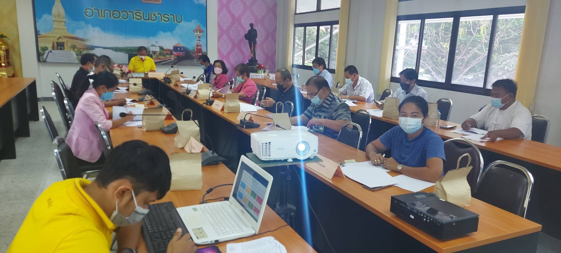  ประมงอำเภอวารินชำราบ ร่วมประชุมคณะอนุกรรมการปฏิรูปที่ดินระดับอำเภอ ( คปอ. )  เพื่อพิจารณาให้ความเห็นชอบ เกษตรกรเข้าทำประโยชน์ในเขตปฏิรูปที่ดิน ครั้งที่ 1/2564 ณ ห้องประชุมที่ว่าการอำเภอวารินชำราบ..คลิก
