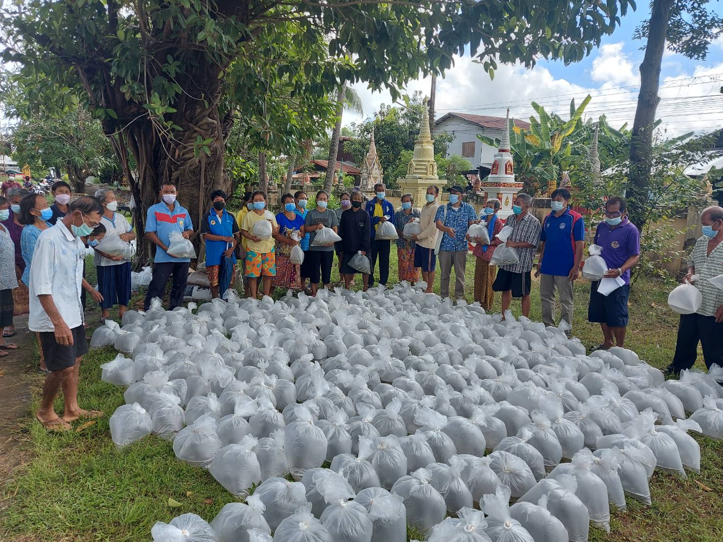 โครงการพัฒนาเกษตรกรสู่มืออาชีพโดยระบบเกษตรกรรมยั่งยืนด้วยหลักเศรษฐกิจพอเพียง กิจกรรมส่งเสริมการเลี้ยงปลาตะเพียนขาวเพื่อสนับสนุนการแปรรูปปลาส้ม..คลิก
