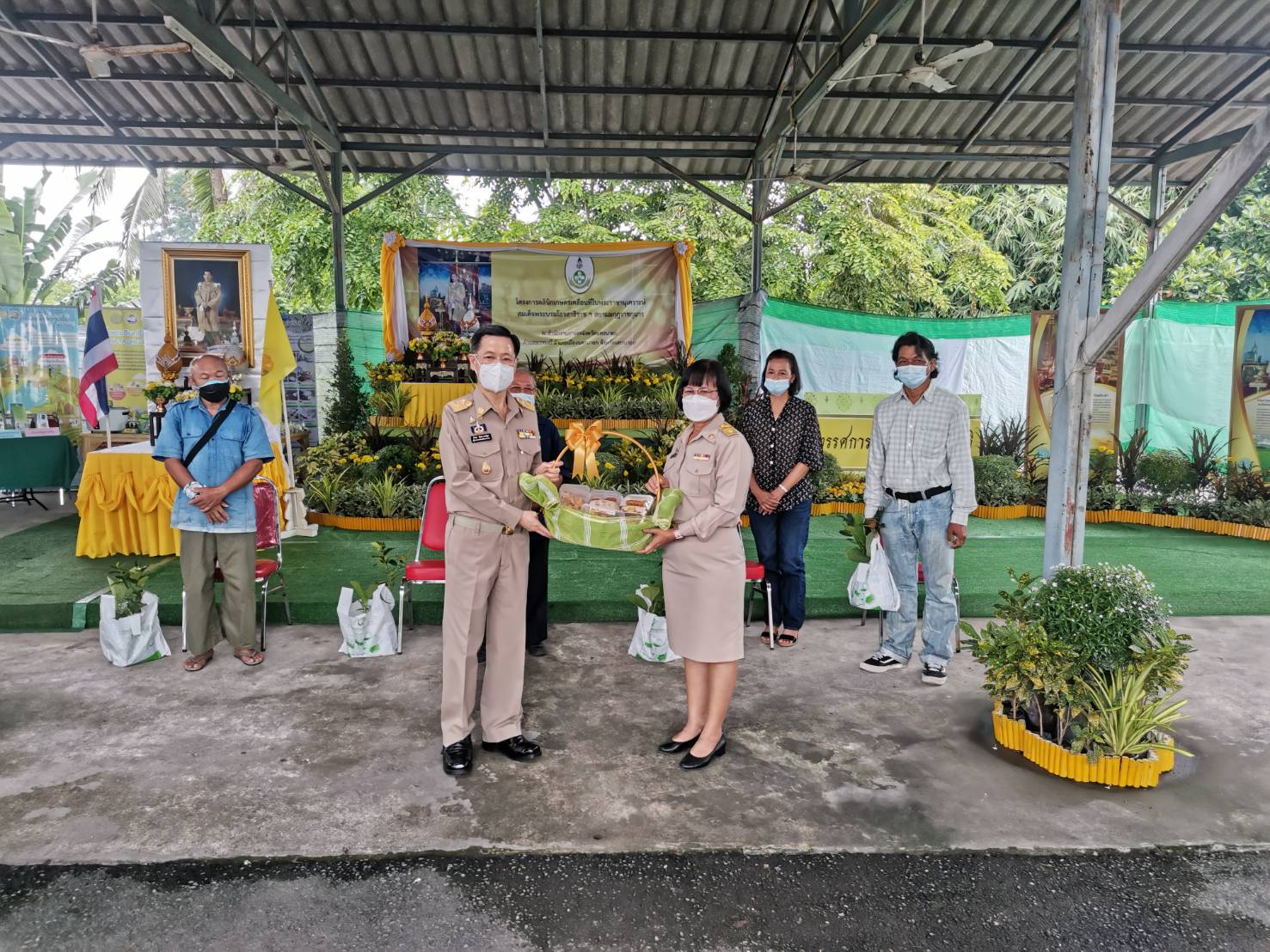 คลินิกเกษตรเคลื่อนที่ แก้ปัญหาเกษตรกร ทำไมยิ่งทำยิ่งจน จะแก้ปัญหาอย่างไรดี?