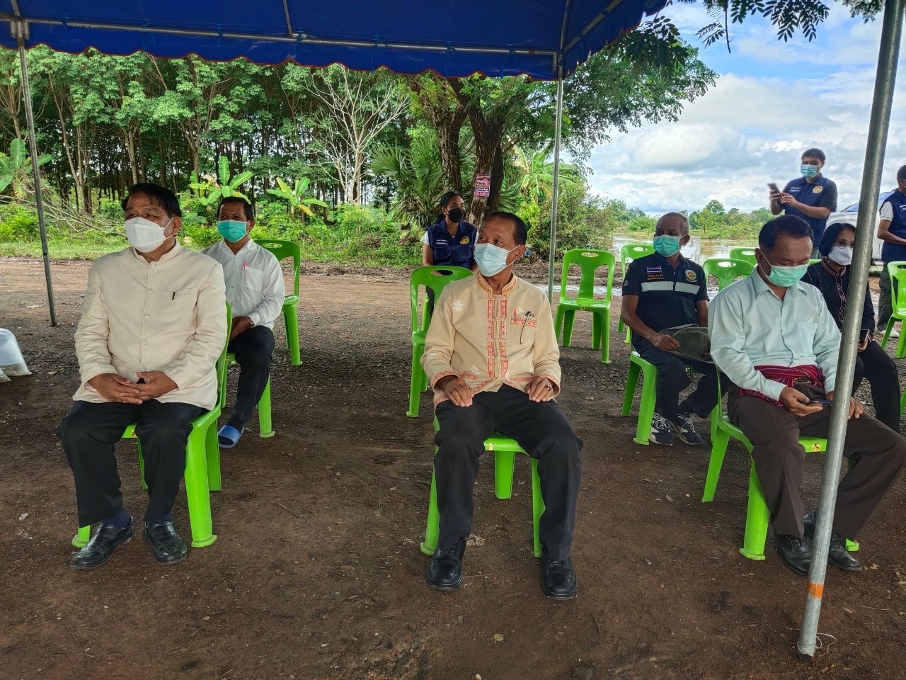 ประมงจังหวัดศรีสะเกษ ร่วมกับศูนย์วิจัยและพัฒนาการเพาะเลี้ยงสัตว์น้ำจืดศรีสะเกษ ปล่อยพันธ์ุปลา..คลิก