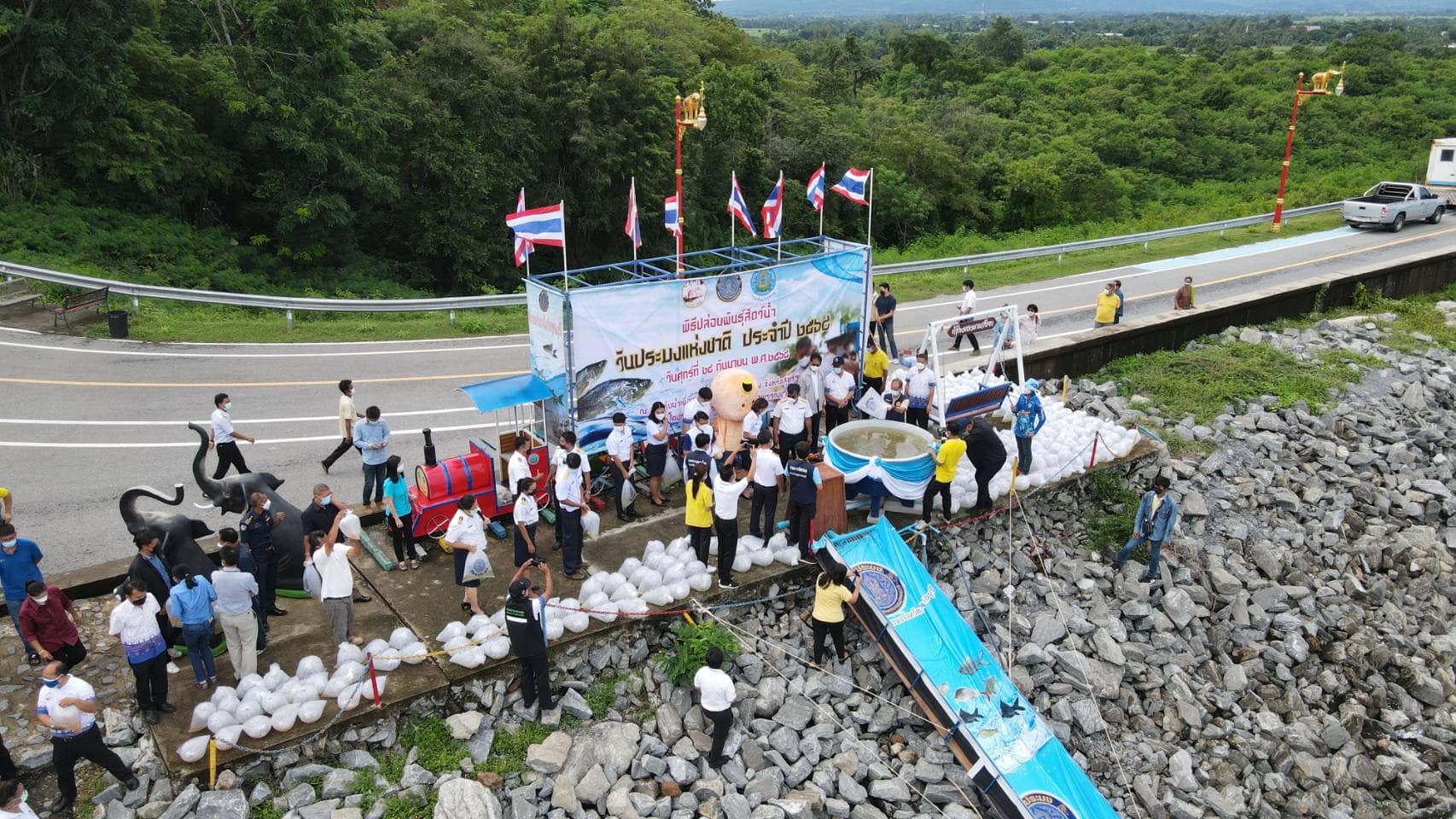 กิจกรรมปล่อยพันธุ์สัตว์น้ำ เนื่องในวันประมงแห่งชาติ ประจำปี 2564..คลิก