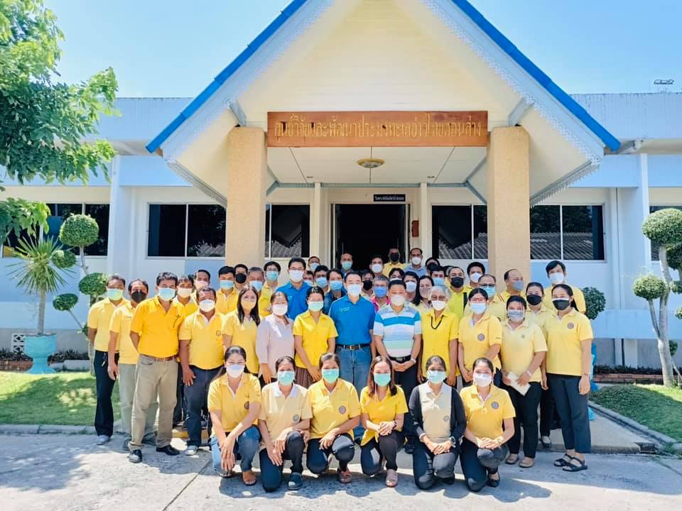 ดร.วิชาญ อิงศรีสว่าง รองอธิบดีกรมประมง ลงพื้นที่ตรวจเยี่ยมติดตามผลการดำเนินงานของศูนย์วิจัยและพัฒนาประมงทะเลสงขลา..คลิก