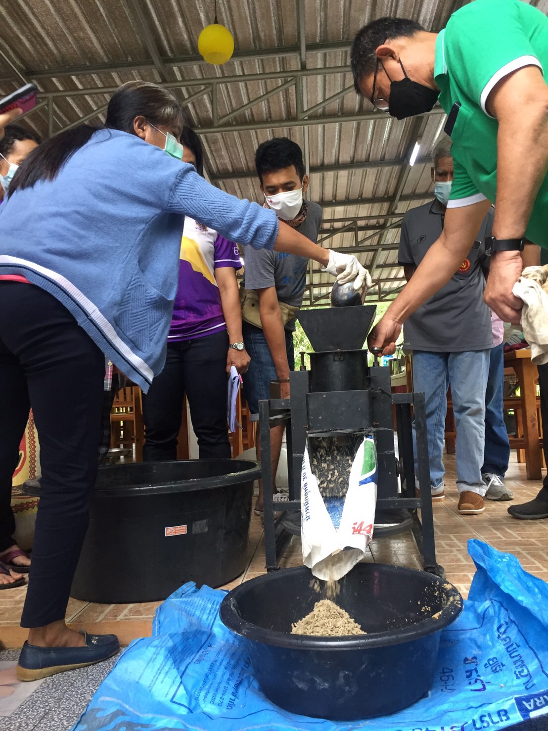 อบรมโครงการหลักการพัฒนาและเสริมสร้างความเข้มแข็งของเศรษฐกิจฐานราก  โครงการย่อยการพัฒนาศักยภาพกลุ่มเกษตรกรเลี้ยงสัตว์น้ำเพื่อรองรับเมืองสุขภาวะ ประจำปีงบประมาณ พ.ศ. 2564..คลิก