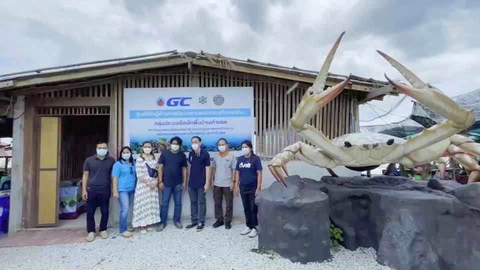 ดร.วิชาญ อิงศรีสว่าง รองอธิบดีกรมประมง เยี่ยมชมผลการดำเนินงานธนาคารปูม้าชุมชนของกลุ่มประมงเรือเล็กพื้นบ้านเก้ายอด จังหวัดระยอง..คลิก