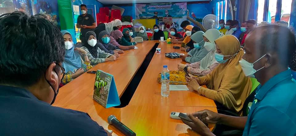 จัดฝึกอบรมโครงการพัฒนาอาชีพและส่งเสริมความเข้มแข็งของชุมชนประมงพื้นบ้าน จังหวัดปัตตานี..คลิก