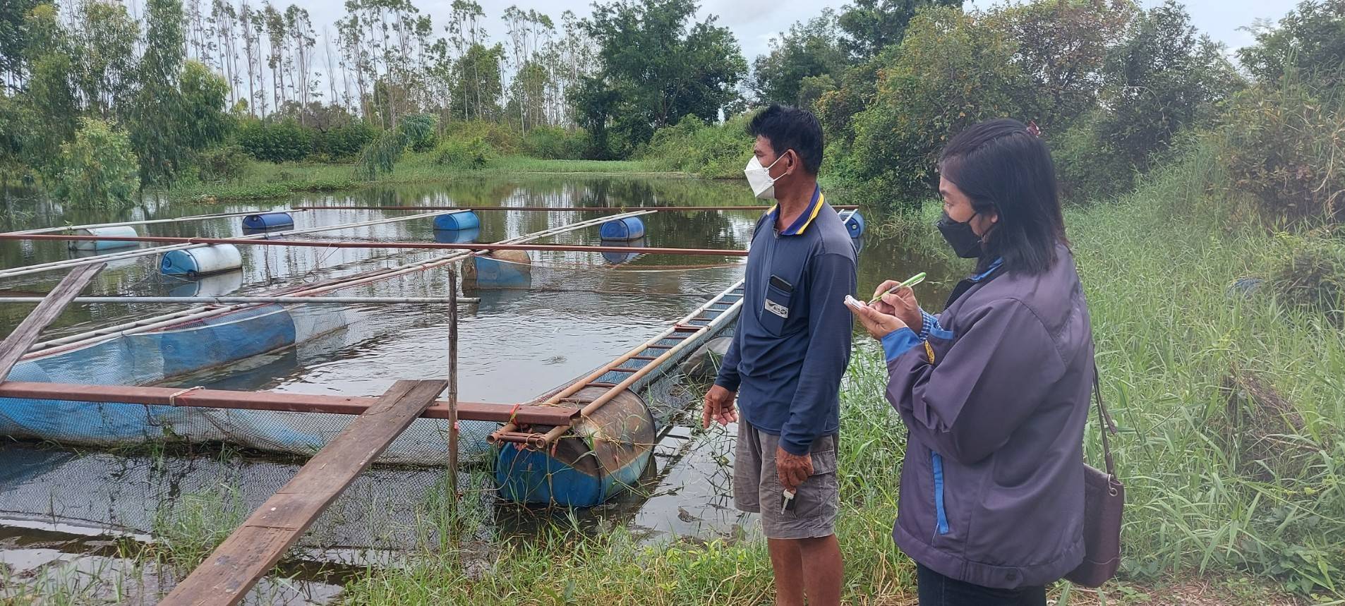 ประมงอำเภอวารินชำราบ ลงพื้นที่ตรวจสอบความเสียหายบ่อปลาของเกษตรกรรายนายสำราญ  หิมะคุณ  ม.1 ต.หนองกินเพล อ.วารินชำราบ..คลิก