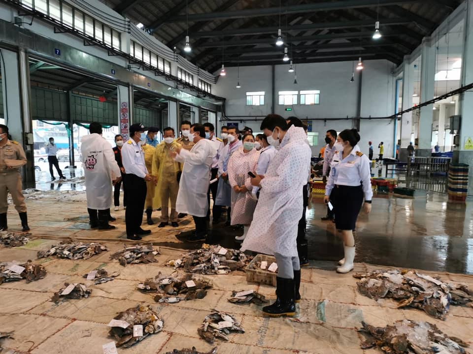 นายประภัตร โพธสุธน รัฐมนตรีช่วยว่าการกระทรวงเกษตรและสหกรณ์ ซึ่งได้เดินทางมาตรวจเยี่ยมท่าเทียบเรือระนอง..คลิก