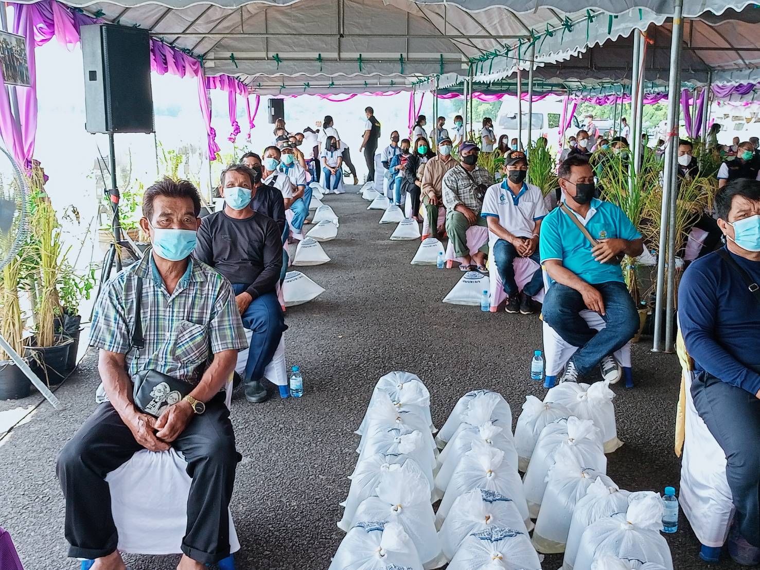 ดร.เฉลิมชัย ศรีอ่อน รัฐมนตรีว่าการกระทรวงเกษตรและสหกรณ์