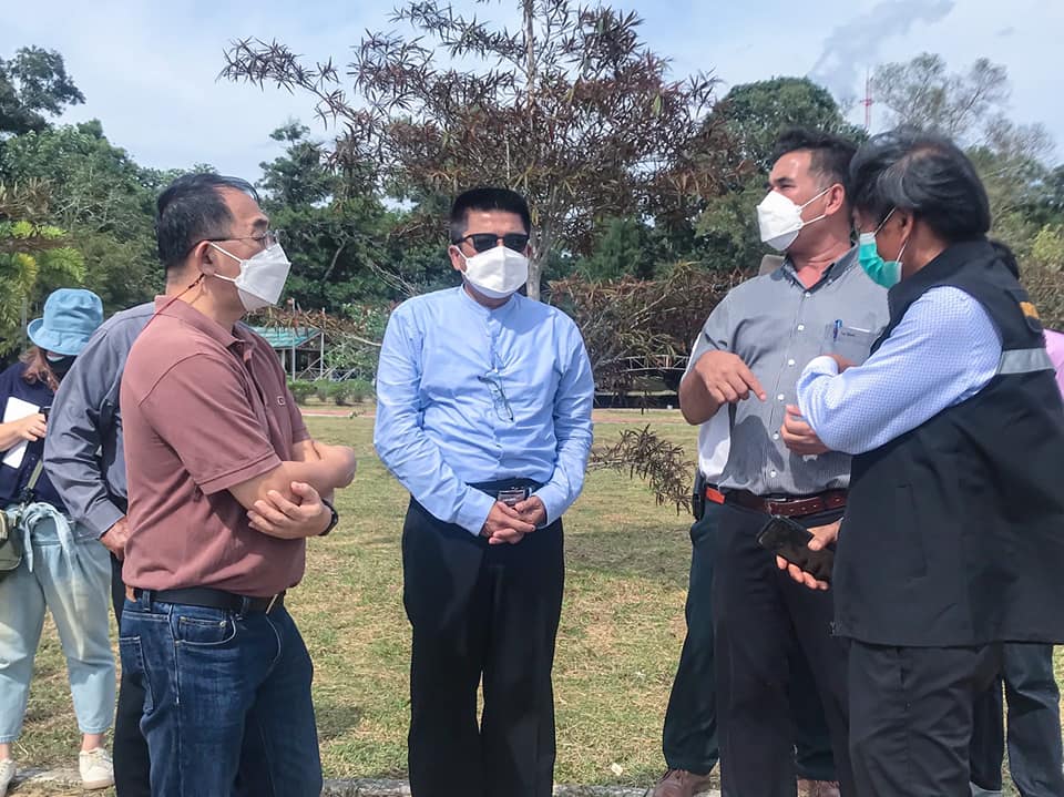 นายบัญชา สุขแก้ว รองอธิบดีกรมประมง และนายแสน ศรีงาม ผู้ตรวจราชการกรมประมงพร้อมคณะ ลงพื้นที่ตรวจเยี่ยมการเตรียมความพร้อมในการจัดกิจกรรมการปล่อยพันธุ์สัตว์น้ำเพื่อเพิ่มผลผลิตสัตว์น้ำในแหล่งน้ำธรรมชาติ ณ อ่างเก็บน้ำคลองหลาอันเนื่องมาจากพระราชดำริ ตำบลคลองหลา อำเภอคลองหอยโข่ง จังหวัดสงขลา..คลิก