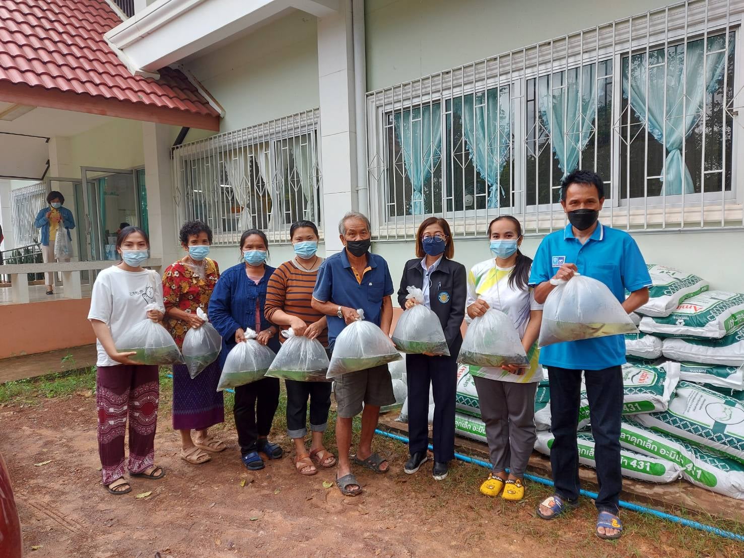 วันที่ 18 ตุลาคม 2564 เวลา 07.00 น.  ประมงจังหวัดหนองบัวลำภูตรวจรับวัสดุการเกษตร และส่งมอบปัจจัยการผลิตโครงการหนองบัวลำภูเมืองแห่งความสุข บนความพอเพียง..คลิก