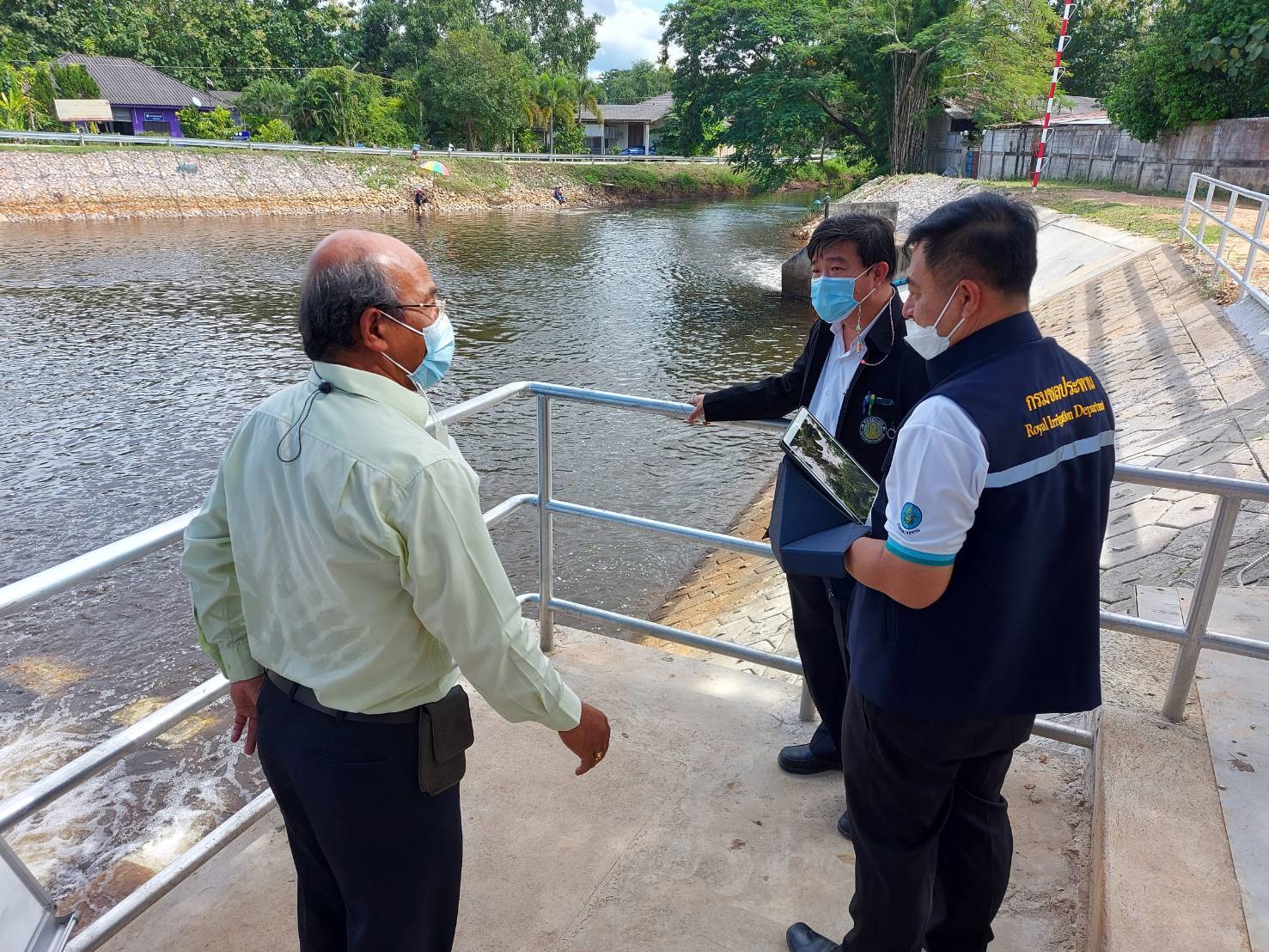 ลงพื้นที่การบริหารการจัดการน้ำหนองเล็งทราย..คลิก