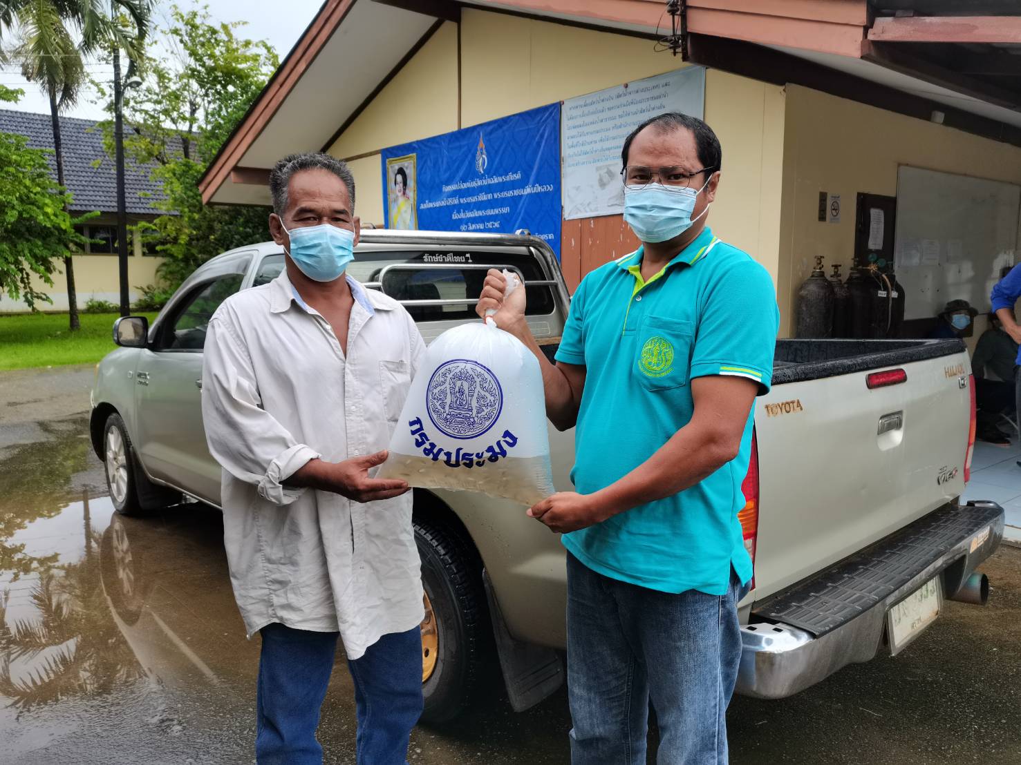 สนับสนุนพันธุ์สัตว์น้ำเพื่อปล่อยแหล่งน้ำสาธารณะในจังหวัดตราดและจังหวัดจันทบุรี ในเดือนตุลาคม 2564