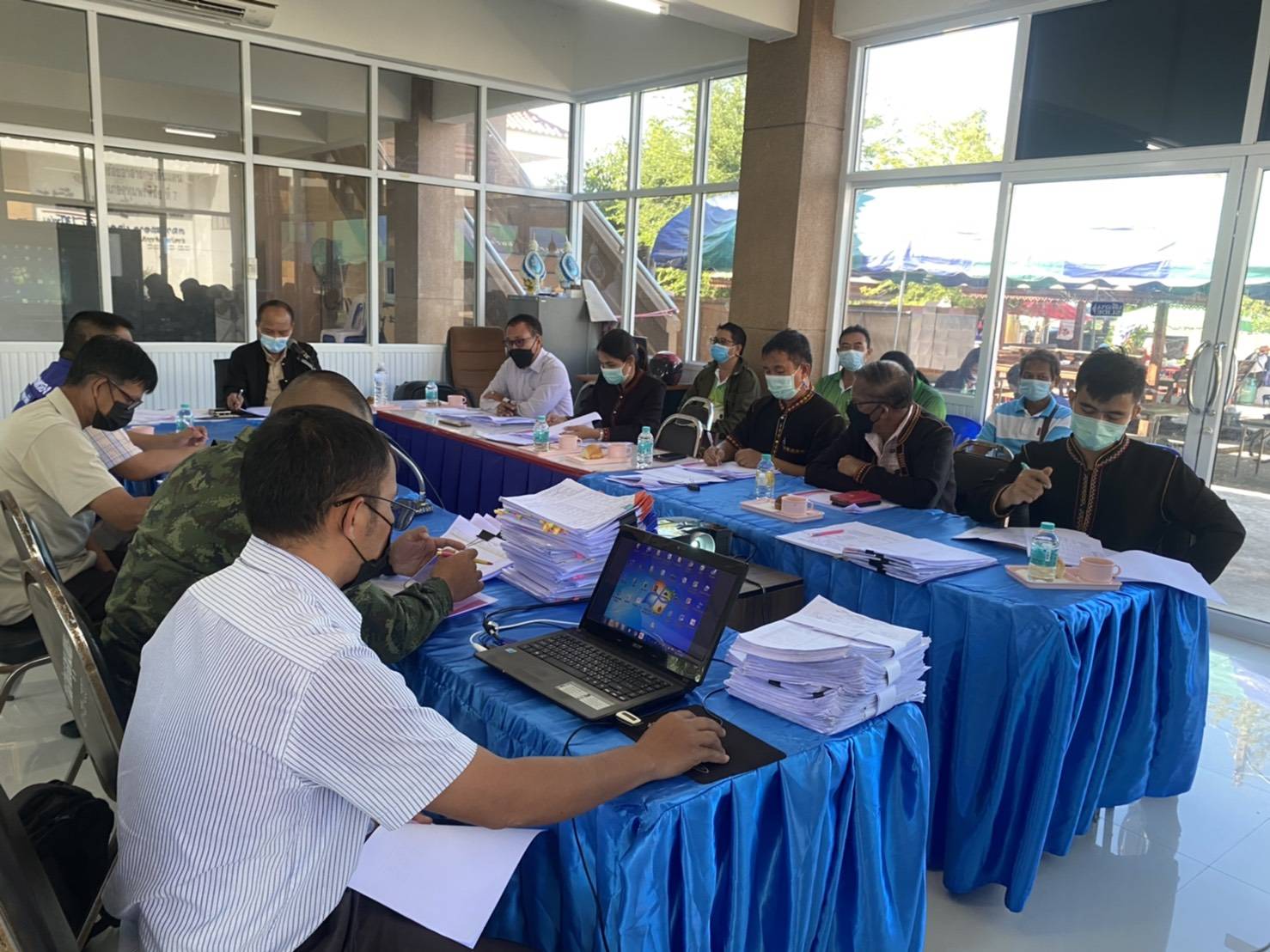 นายกิตติพงษ์ ลีลาศสง่างาม ประมงจังหวัดศรีสะเกษ มอบหมายให้ ประมงอำเภอประชุมคณะกรรมการให้ความช่วยเหลือผู้ประสบภัยพิบัติอำเภอ (ก.ช.ภ.อ.)..คลิก