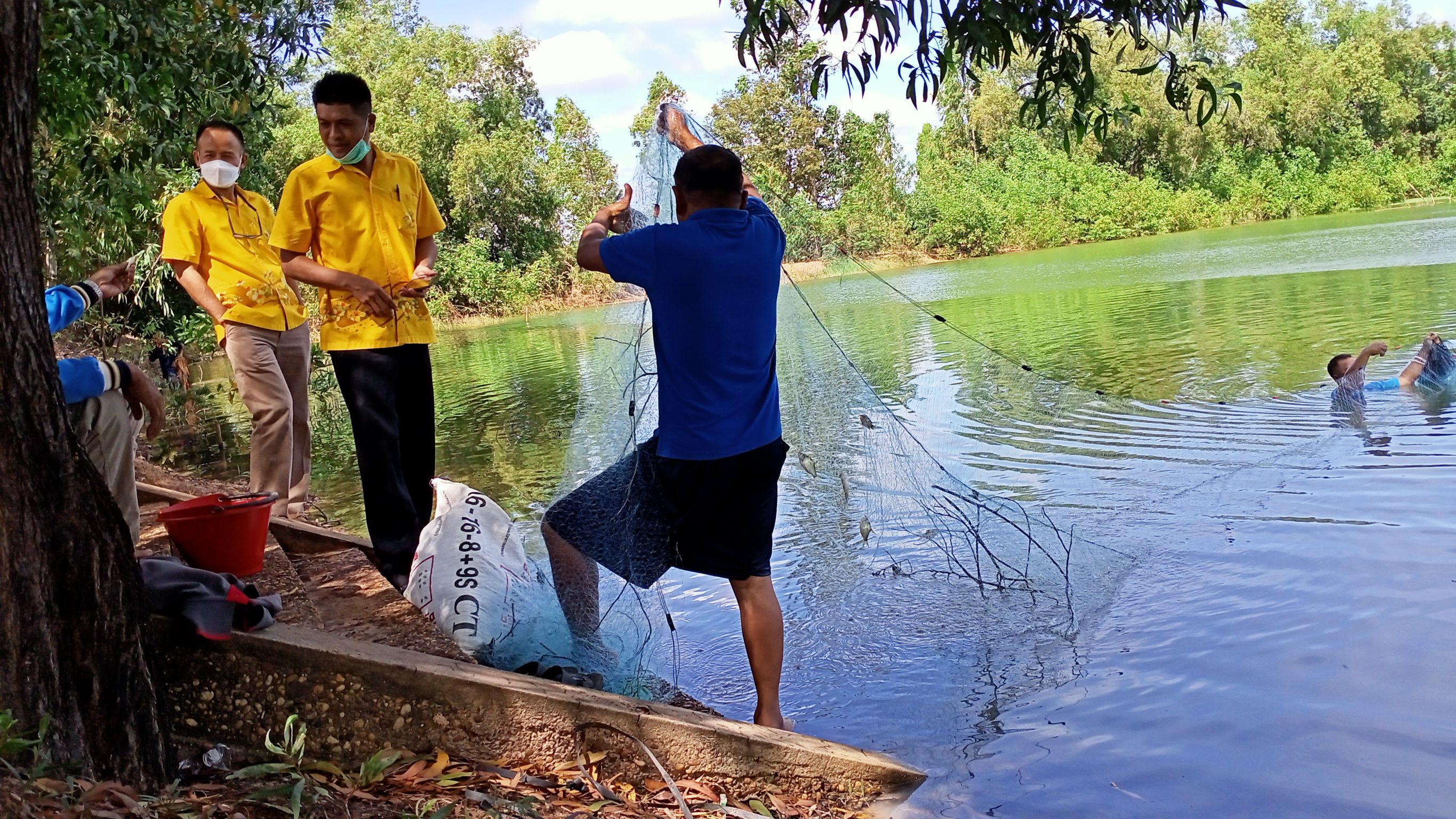 ประมงจังหวัดมุกดาหาร ติดตามเยี่ยมเยือนเกษตรกร