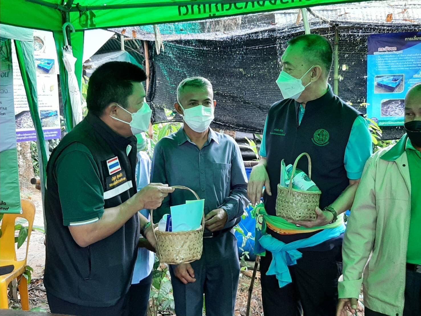 สรุปกิจกรรมด้านการประมงที่รัฐมนตรีและผู้เกี่ยวข้องลงปฏิบัติภารกิจในพื้นที่ฝั่งอันดามัน ระหว่างวันที่ 14-15 พฤศจิกายน 2564 โดย มีนายบัญชา สุขแก้วรองอธิบดีกรมประมง ประสานงานและร่วมลงพื้นที่..คลิก