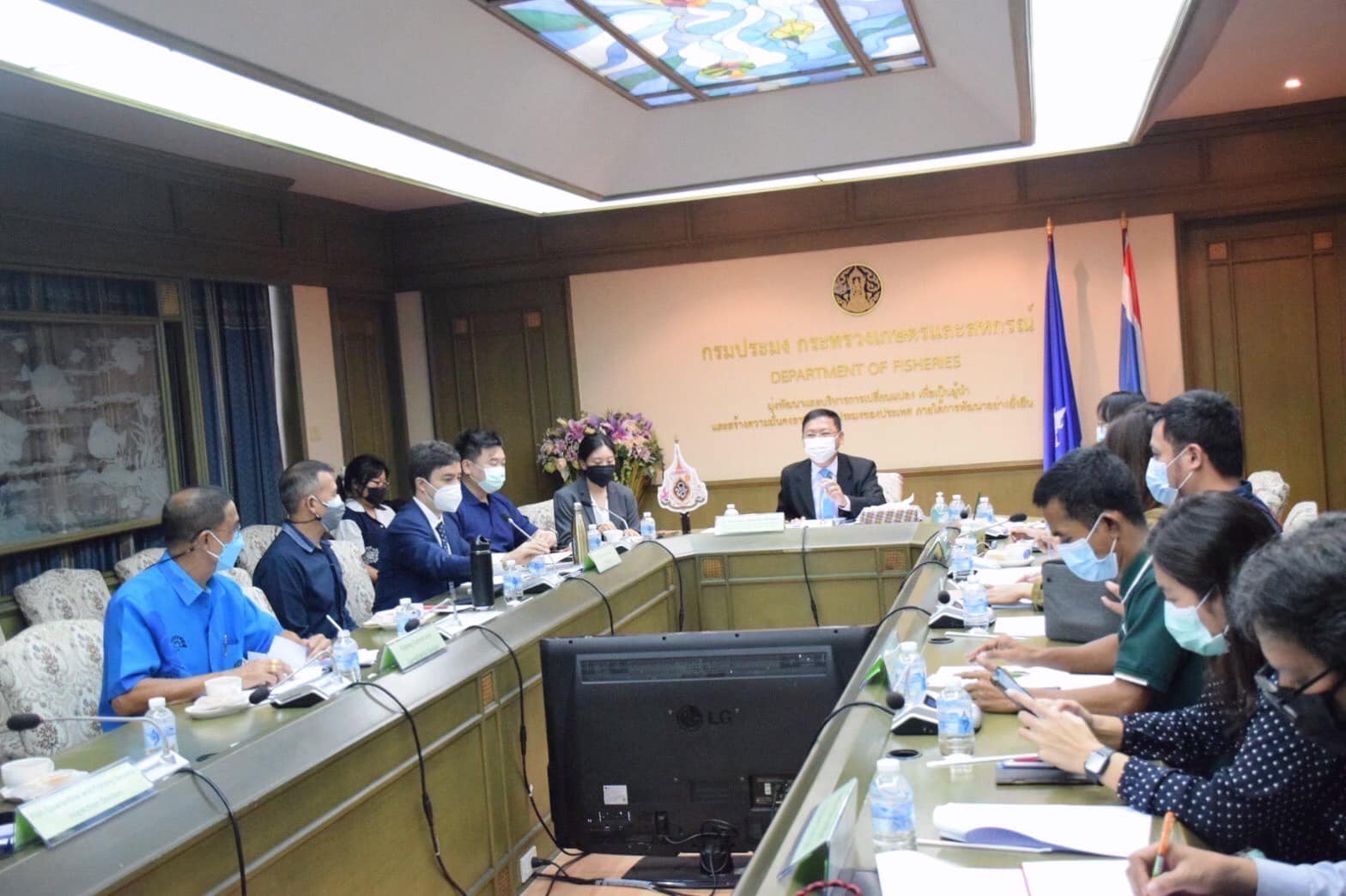นายสมชวน รัตนมังคลานนท์ ผู้ตรวจราชการกระทรวงเกษตรและสหกรณ์ รักษาราชการแทนอธิบดีกรมประมง เป็นประธานในการประชุมหารือร่วมกับผู้แทนจากมูลนิธิความยุติธรรมเชิงสิ่งแวดล้อม (Environmental Justice Foundation : EJF)..คลิก