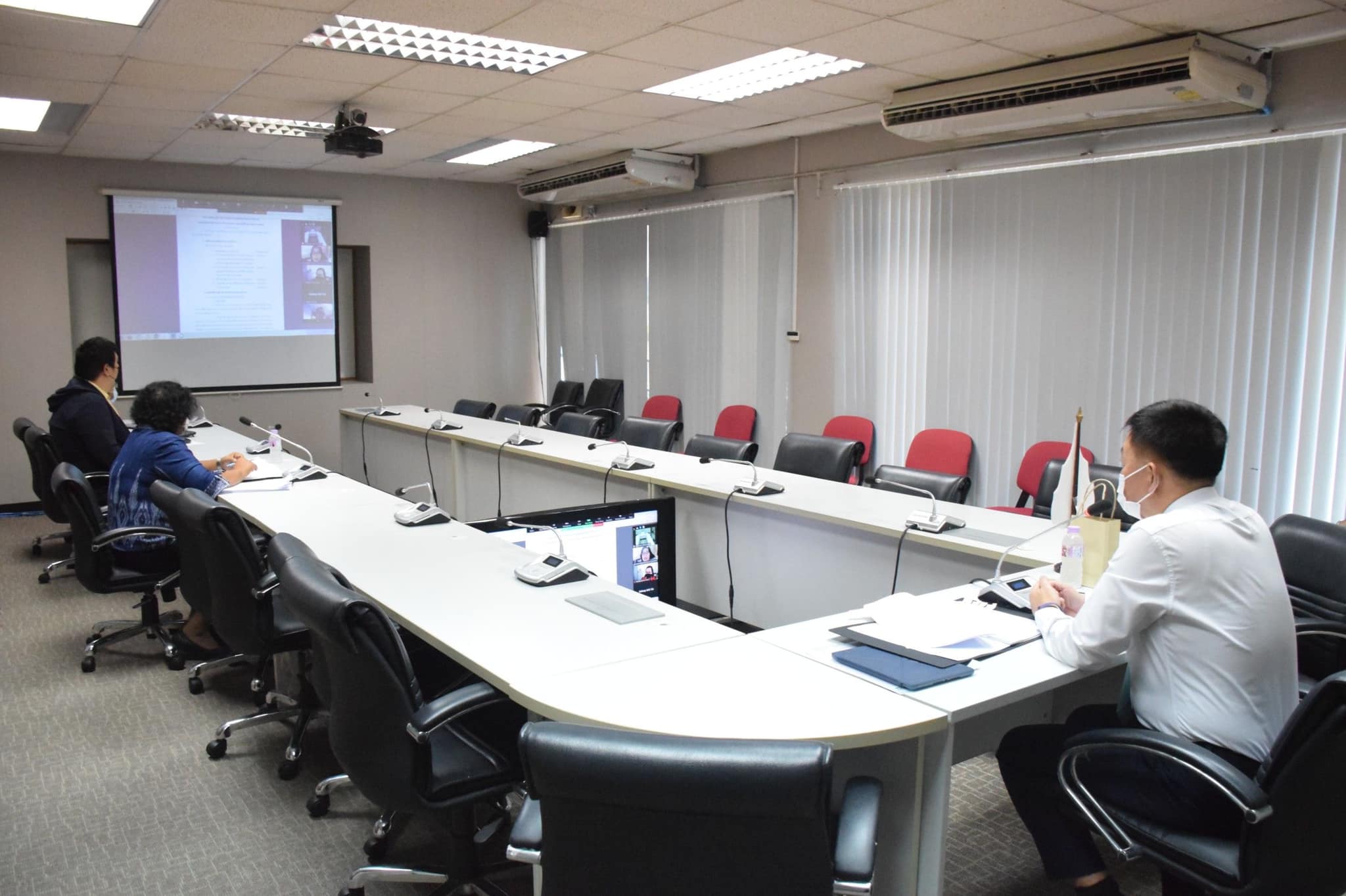 นายถาวร ทันใจ รองอธิบดีกรมประมง เป็นประธานการประชุมซักซ้อมความเข้าใจในการคัดเลือกกรรมการจริยธรรม ครั้งที่ 1/2564..คลิก