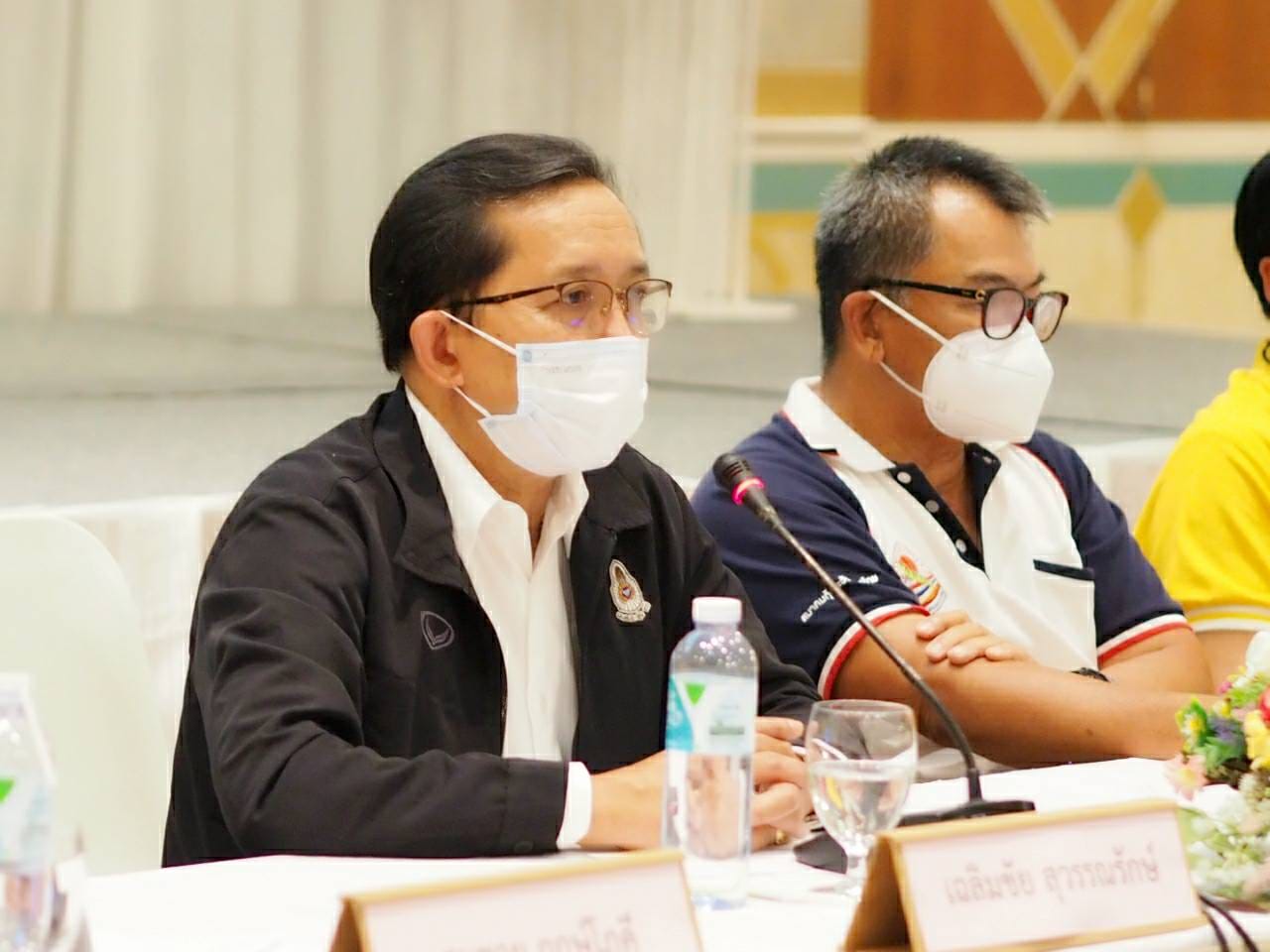 นายเฉลิมชัย สุวรรณรักษ์ รองอธิบดีกรมประมง เป็นประธานการประชุมหารือแลกเปลี่ยนความคิดเห็นกับคณะกรรมการบริหารจัดการห่วงโซ่การผลิตกุ้งทะเลและผลิตภัณฑ์ (Shrimp board)..คลิก