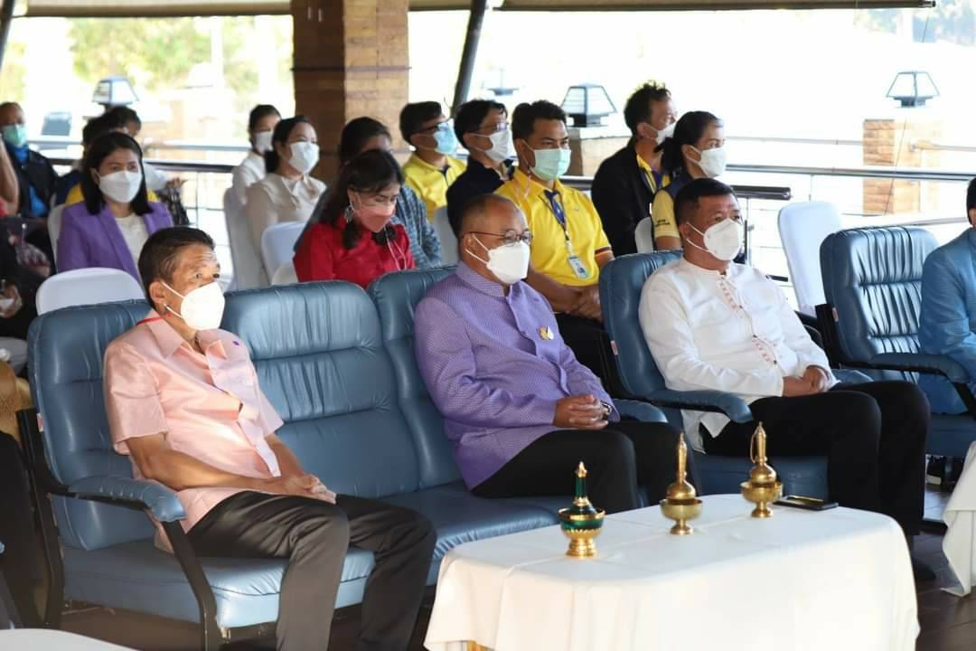 ประมงอำเภอสิรินธร ร่วมพิธีทำบุญตักบาตร ถวายภัตตาหารแด่พระภิกษุสงฆ์ เนื่องในโอกาสครบรอบ 50 ปี เขื่อนสิรินธร ณ เรือนโดมน้อยเขื่อนสิรินธร อ.สิรินธร จ.อุบลราชธานี ..คลิก