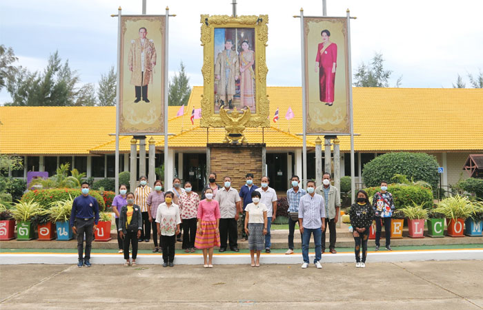 อบรมเกษตรกร โครงการศูนย์ศึกษาการพัฒนาอันเนื่องมาจากพระราชดำริ ปี 2565 กิจกรรมพัฒนายกระดับเกษตรกรต้นแบบในจังหวัดที่ตั้งศูนย์ศึกษาฯ (ปีที่ 3)..คลิก