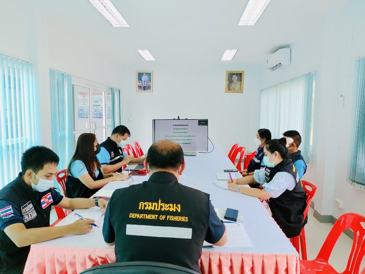 วันที่ 3 ธันวาคม 2564  เวลา 09.30-11.30 น. : ศูนย์บริหารจัดการด่านตรวจประมง เขต 9 (สตูล)ได้จัดประชุมหัวหน้าศูนย์ควบคุมการแจ้งเรือเข้าออก  พร้อมด้วยชุดสหวิชาชีพตรวจเรือประมงหน้าท่า ในพื้นที่รับผิดชอบซึ่งประกอบไปด้วย ศจร.กระบี่ ศจร.ตรัง ศจร.สตูล และ ศจร.ปากบารา ประจำไตรมาสที่ 1 (ครั้งที่ 1 / 2565)..คลิก