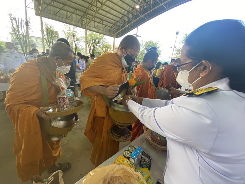 ร่วมพิธีเนื่องในวันพ่อแห่งชาติ ปี 2564