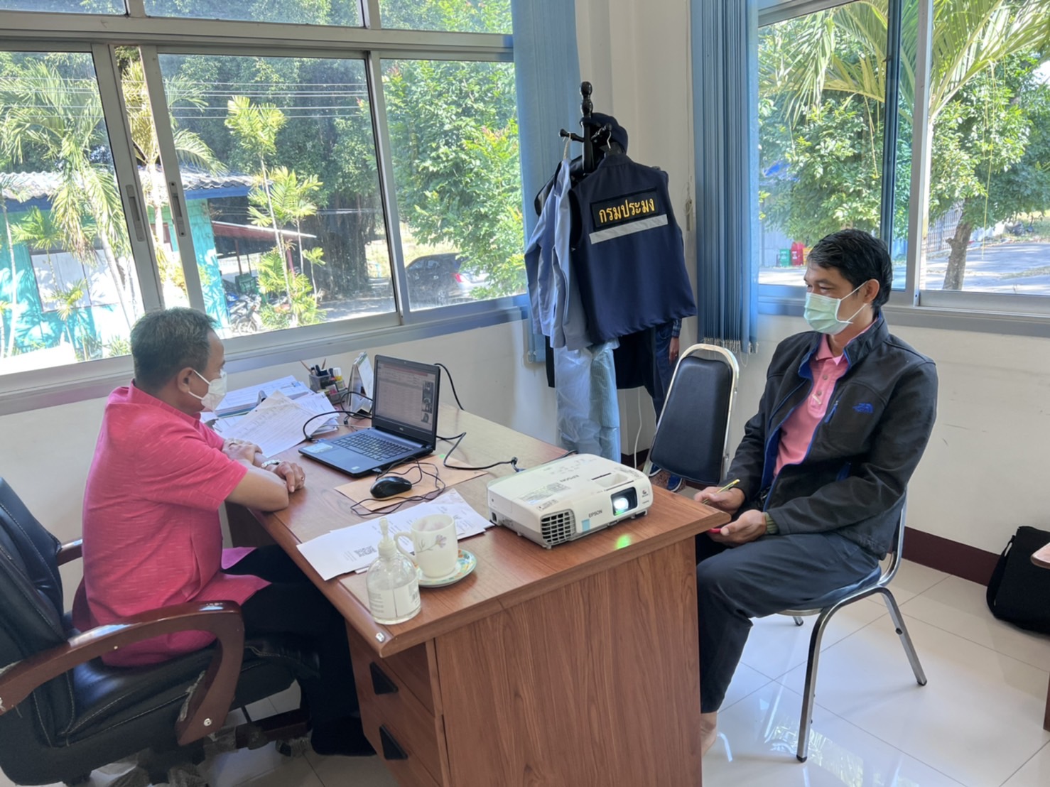การประชุมคณะกรรมการประสานงานการขับเคลื่อนและขยายผลโครงการอันเนื่องมาจากพระราชดำริและหลักปรัชญาของเศรษฐกิจพอเพียง จังหวัดอุบลราชธานี..คลิก