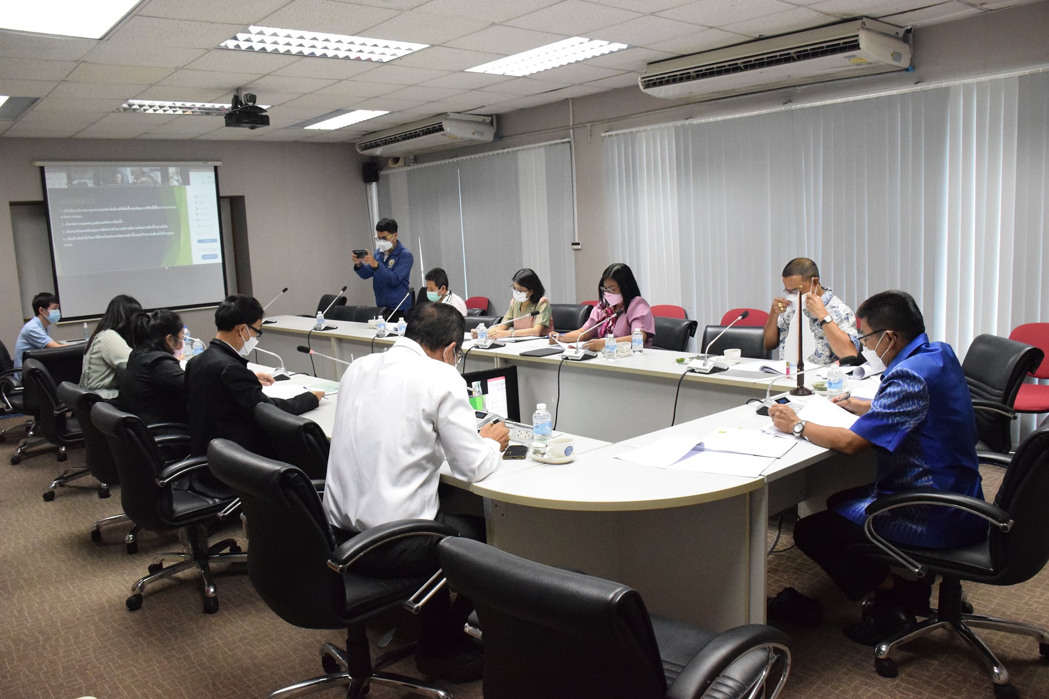 นายบัญชา สุขแก้ว รองอธิบดีกรมประมง เป็นประธานการประชุมชี้แจงแนวทางการปฏิบัติงานและการดำเนินงานโครงการพัฒนาอาชีพและส่งเสริมความเข้มแข็งของชุมชนประมง (กิจกรรมพัฒนาอาชีพชุมชนประมง) ประจำปีงบประมาณ พ.ศ. 2565 ครั้งที่ 1/2564..คลิก