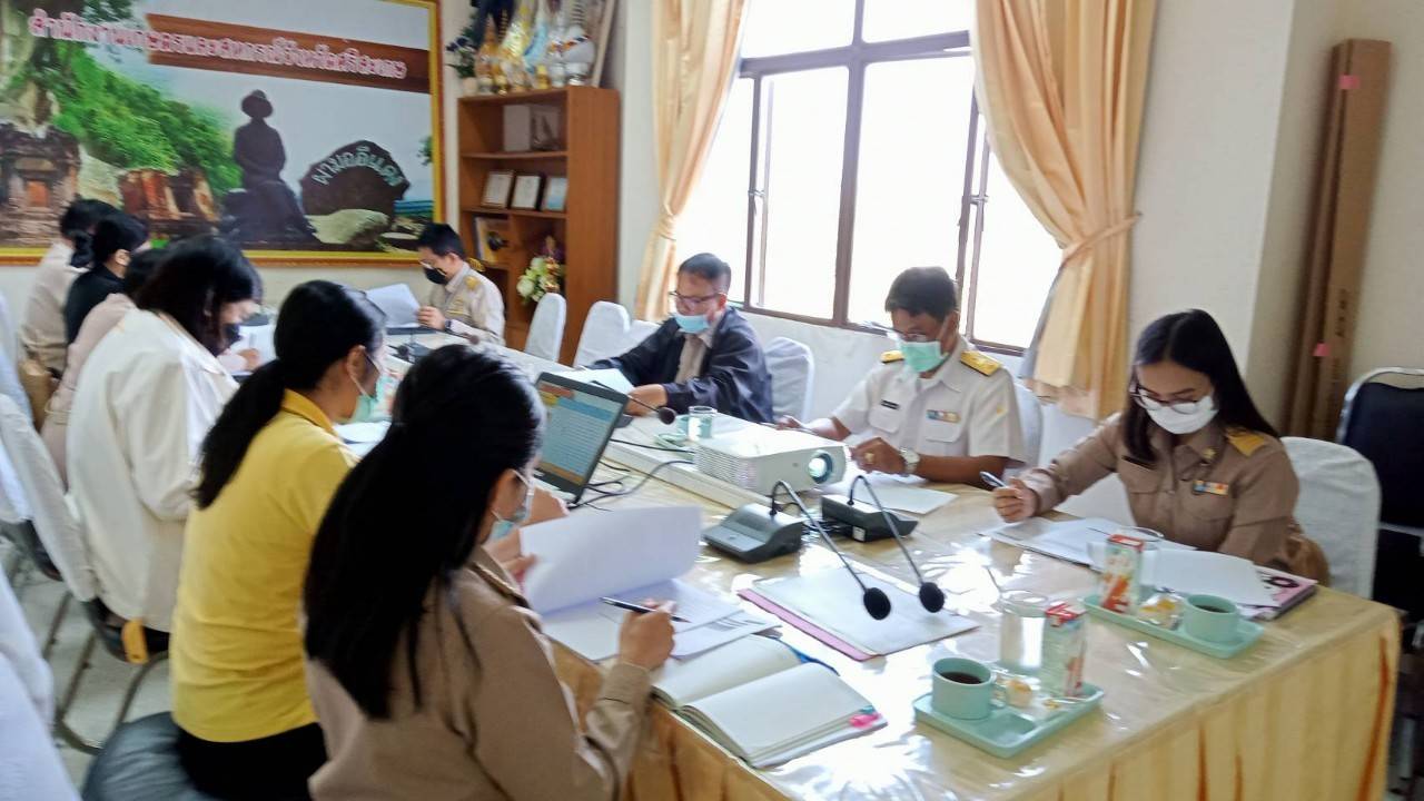 นายกิตติพงษ์ ลีลาศสง่างาม ประมงจังหวัดศรีสะเกษ มอบหมายนายประจักษ์ แสนภักดี หัวหน้ากลุ่มบริหารจัดการด้านการประมง เข้าร่วมประชุมจัดทำแผนป้องกันและบรรเทาสาธารณภัยด้านการเกษตรในช่วงฤดูแล้ง..คลิก