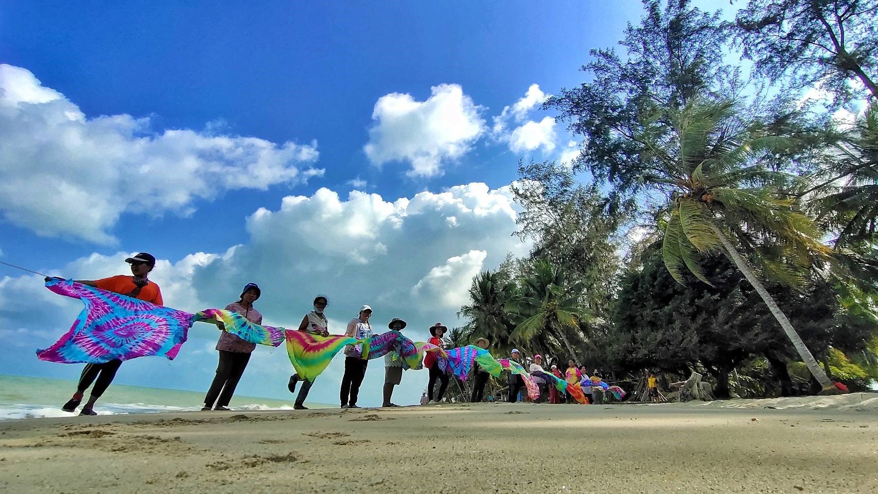 โครงการ Fisherman’s Village Resort บ้านบางดี (ชุมชนอนุรักษ์ทรัพยากรทางทะเลหาดบางดี-เสาเภา) กลุ่มประมงพื้นบ้านเขาปิหลายร่วมใจ จังหวัดนครศรีธรรมราช (Fisherman’s Village Resort)..คลิก