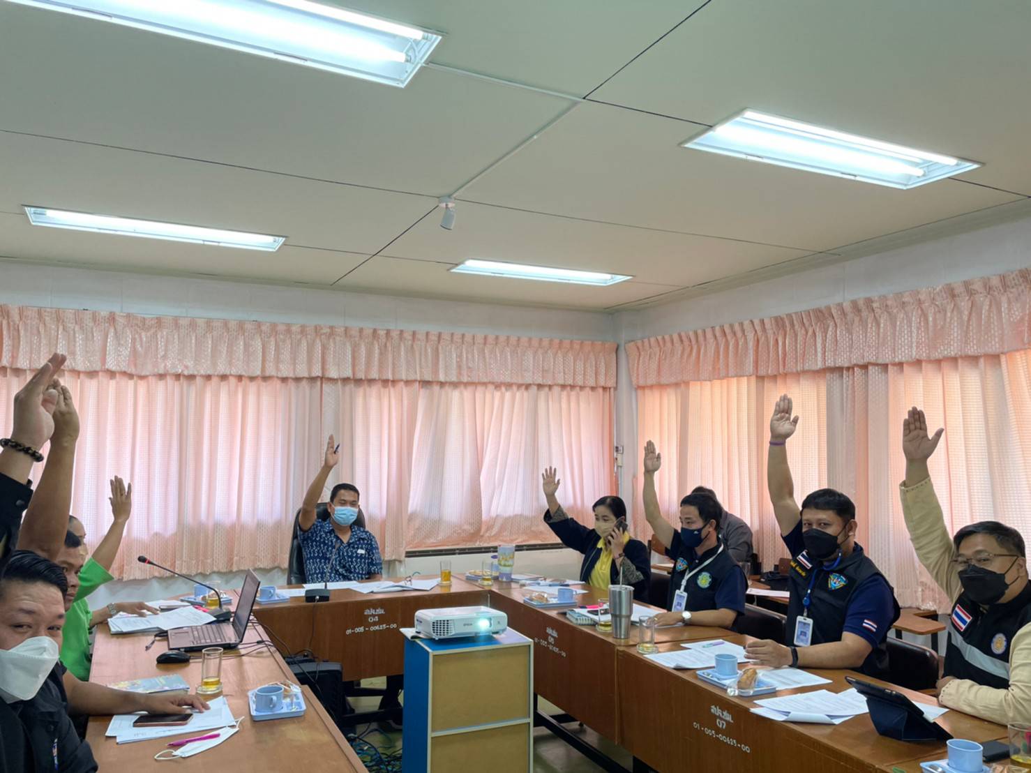 ประชุมเพื่อพิจารณาคัดเลือกชุมชนเข้าร่วมโครงการพัฒนาอาชีพและส่งเสริมความเข้มแข็งของชุมชนประมง ประจำปี 2565