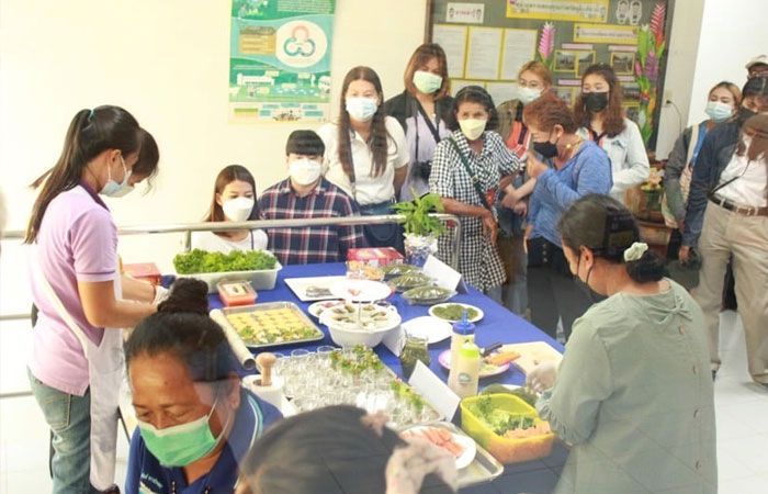 สำนักงานประมงจังหวัดระยองร่วมกับกลุ่มองค์กรชุมชนประมงท้องถิ่น กลุ่มเรือเล็กหาดพลา - บ้านพลา ตำบลพลา อำเภอบ้านฉาง จังหวัดระยอง