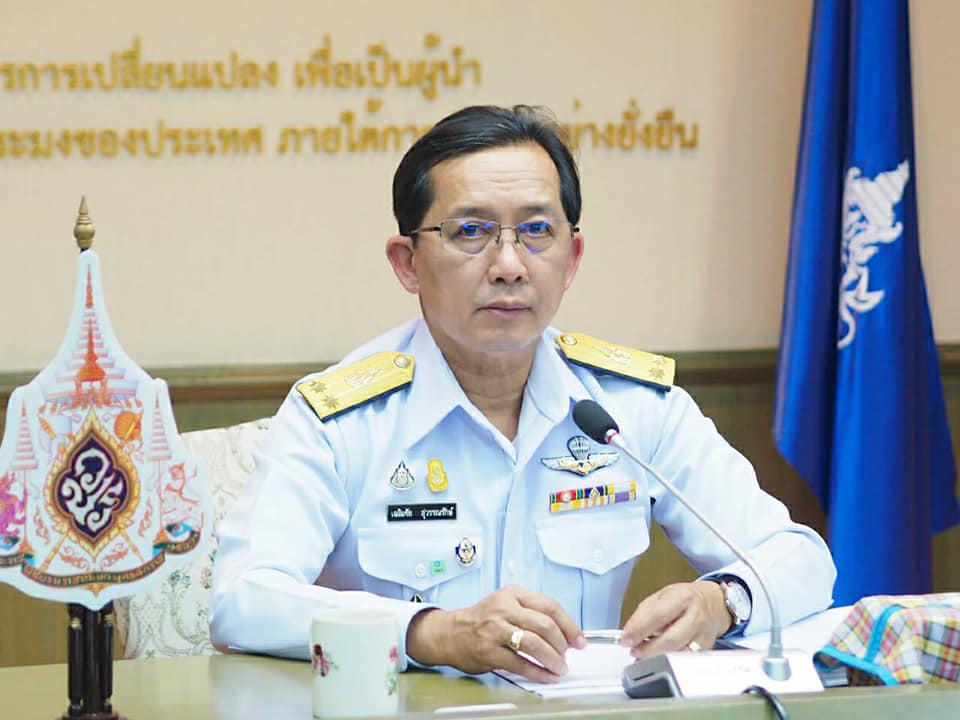 นายเฉลิมชัย สุวรรณรักษ์ รองอธิบดีกรมประมง เสวนาผ่านระบบไลฟ์สตรีม ในหัวข้อ “บอร์ดกุ้งไทย บทบาทหน้าที่ในการบริหารจัดการอุตสาหกรรมกุ้งไทยทั้งระบบ จะทำได้อย่างไร?”..คลิก