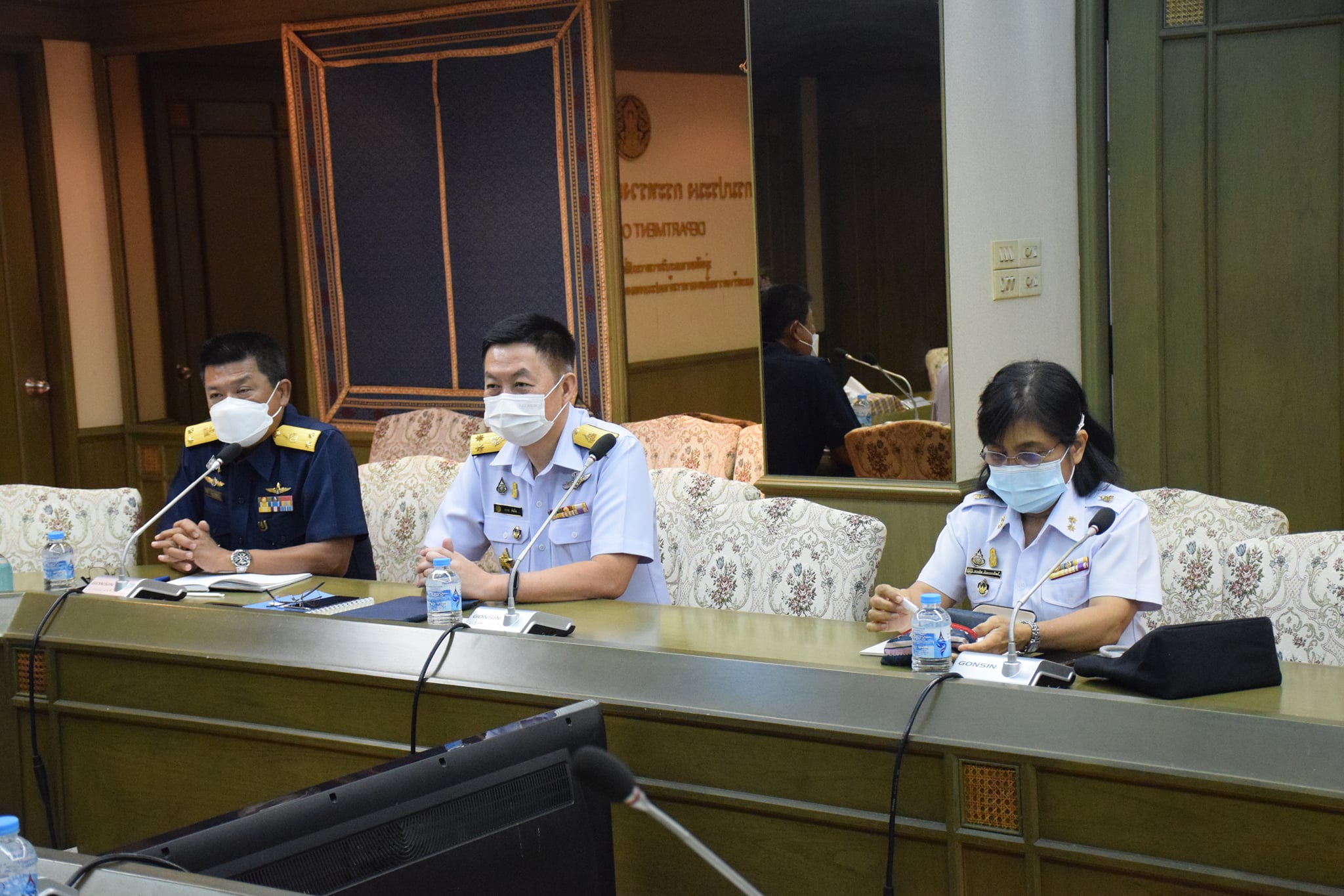 นายสมชวน รัตนมังคลานนท์ ผู้ตรวจราชการกระทรวงเกษตรและสหกรณ์ รักษาราชการแทนอธิบดีกรมประมง ให้การต้อนรับ อัครราชทูต (ฝ่ายการเกษตร) สำนักงานที่ปรึกษาการเกษตรต่างประเทศ ประจำสหภาพยุโรป..คลิก