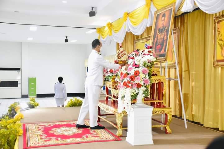 ในวันอังคารที่ 28 ธันวาคม 2564 นายสุชาติ ผึ่งฉิมพลี ผู้อำนวยการศูนย์วิจัยและพัฒนาการเพาะเลี้ยงสัตว์น้ำจืดอุทัยธานี มอบหมายให้นางรุ่งรัตน์ ชัยแก้ว ตำแหน่ง เจ้าพนักงานประมง เข้าร่วมถวายราชสักการะสมเด็จพระเจ้าตากสินมหาราช เนื่องในวันคล้ายวันปราบดาภิเษกสมเด็จพระเจ้าตากสินมหาราช ณ อาคารสำนักงานเหล่ากาชาดจังหวัดอุทัยธานี โดยมีผู้ช่วยศาสตราจารย์ (พิเศษ) ดร.อลงกต วรกี รองผู้ว่าราชการจังหวัดอุทัยธานี เป็นประธานในพิธี
