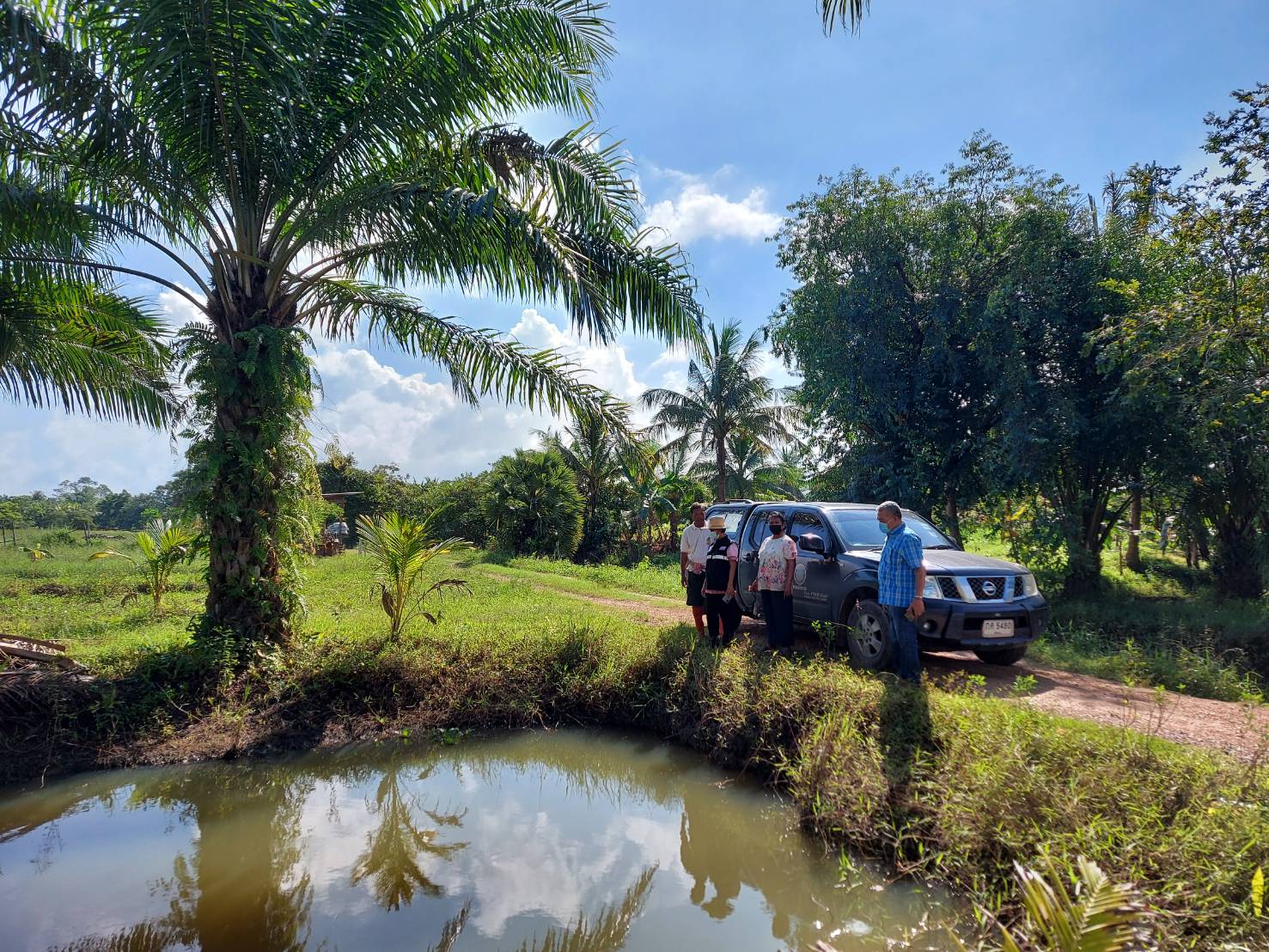 ร่วมติดตามและตรวจสอบพื้นที่บ่อเลี้ยง สัตว์น้ำของเกษตรกรผู้ประสบภัยพิบัติกรณีฉุกเฉิน (อุทกภัย) ปี 2564