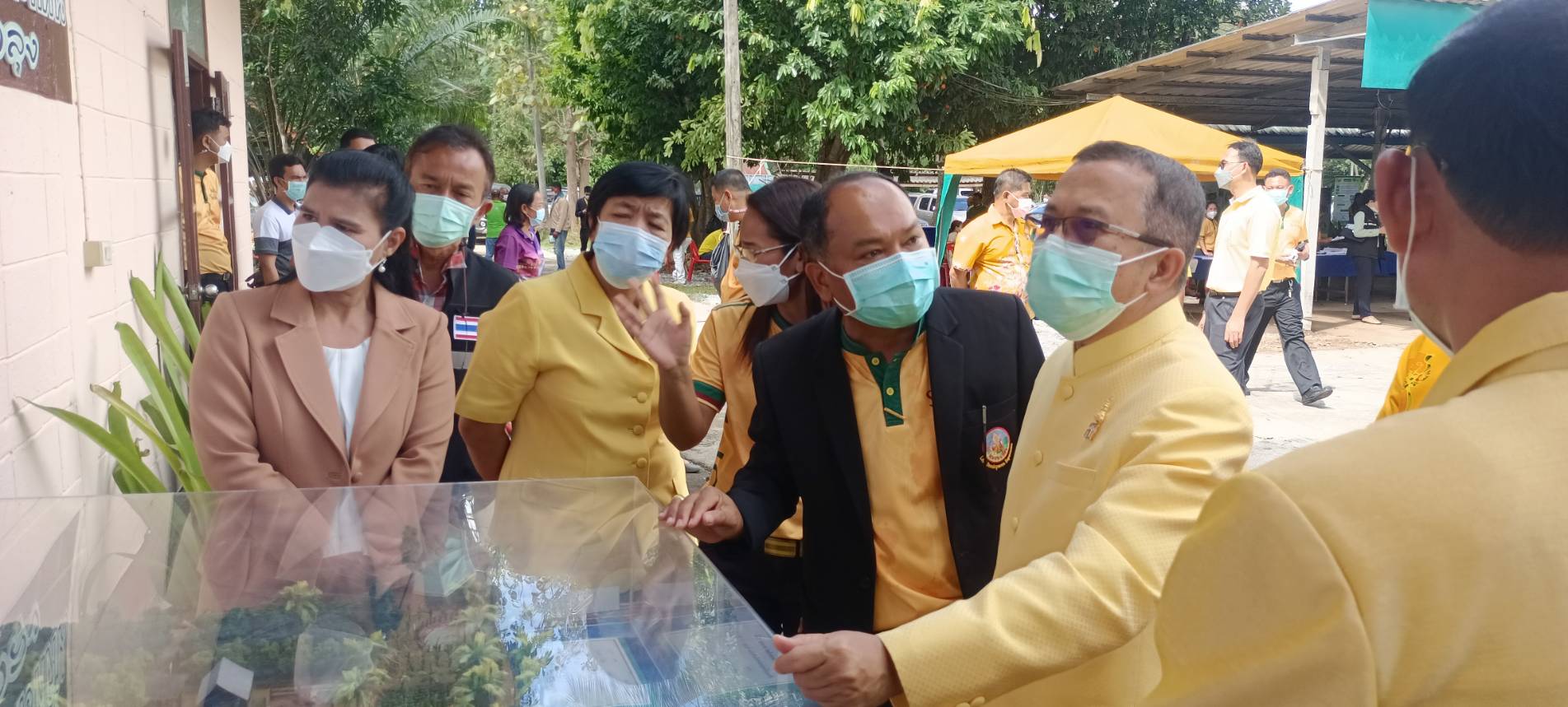 ร่วมเป็นเกียรติพิธีเปิดงานเนื่องในวันดินโลก 5 ธันวาคม  2564  “Halt Soil salinization, soil productivity : พิชิตดินเค็ม   เติมเต็มผลผลิต สร้างชีวิตเกษตรกร..คลิก