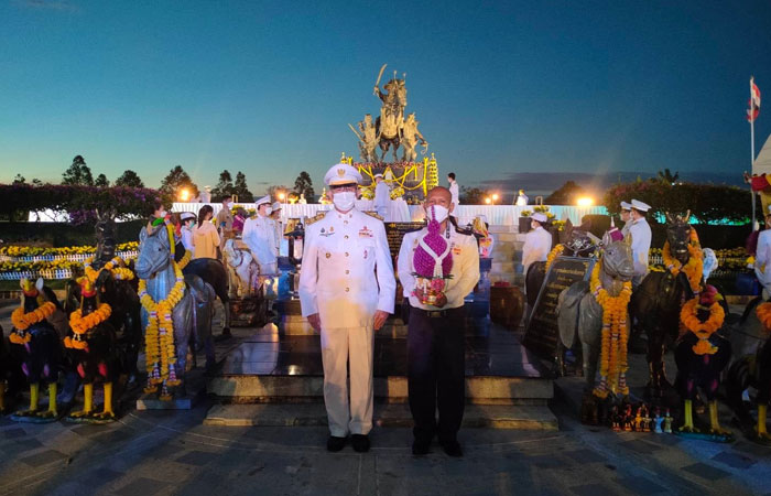 พิธีถวายราชสักการะ พิธีบวงสรวง และพิธีสงฆ์ เนื่องในวันสมเด็จพระเจ้าตากสินมหาราช..คลิก