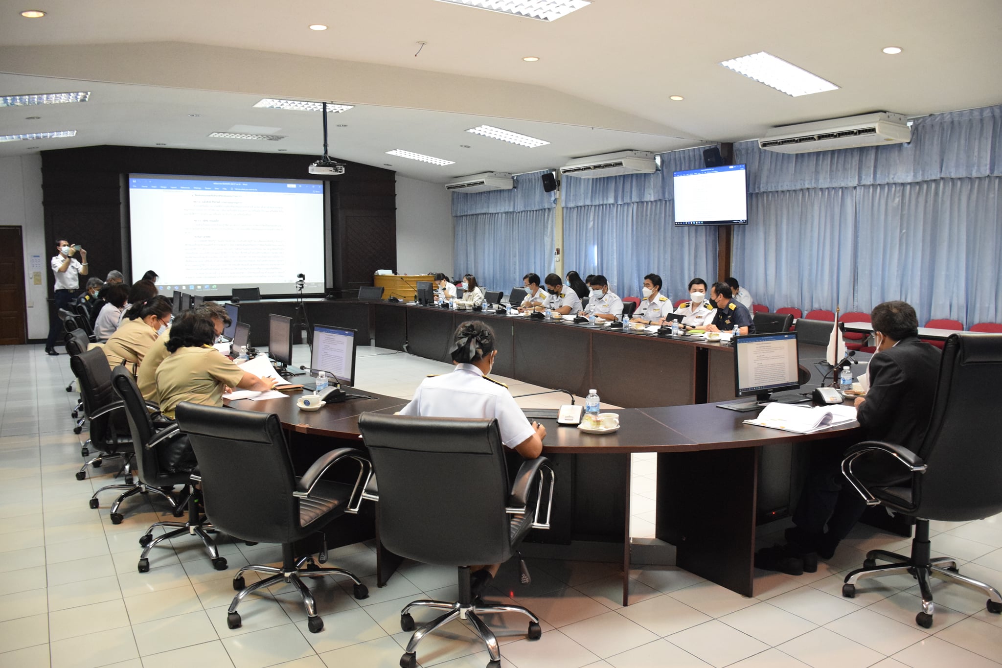 นายบัญชา สุขแก้ว รองอธิบดีกรมประมง เป็นประธานการประชุมหารือโครงการเร่งด่วน เพื่อการอนุรักษ์และบริหารจัดการสัตว์ทะเลเลี้ยงลูกด้วยนม ภายใต้ข้อกำหนดกฎหมายคุ้มครองสัตว์ทะเลเลี้ยงลูกด้วยนม (Marine Mammal Protection Act, MMPA)..คลิก