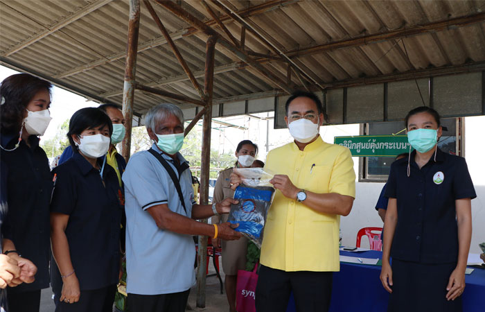 โครงการคลินิกเกษตรเคลื่อนที่ในพระราชานุเคราะห์ สมเด็จพระบรมโอรสาธิราช ฯ สยามกุฎราชกุมาร ณ เทศบาลตำบลปัถวี หมู่ 5 ตำบลปัถวี อ.มะขาม จ.จันทบุรี..คลิก
