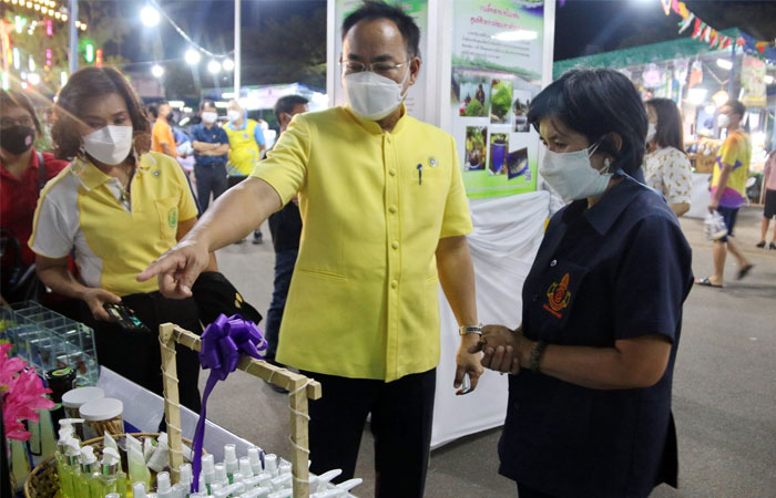 นิทรรศการของศูนย์ศึกษาการพัฒนาอ่าวคุ้งกระเบนอันเนื่องมาจากพระราชดำริ งานวันตากสินมหาราชรำลึกประจำปี 2565