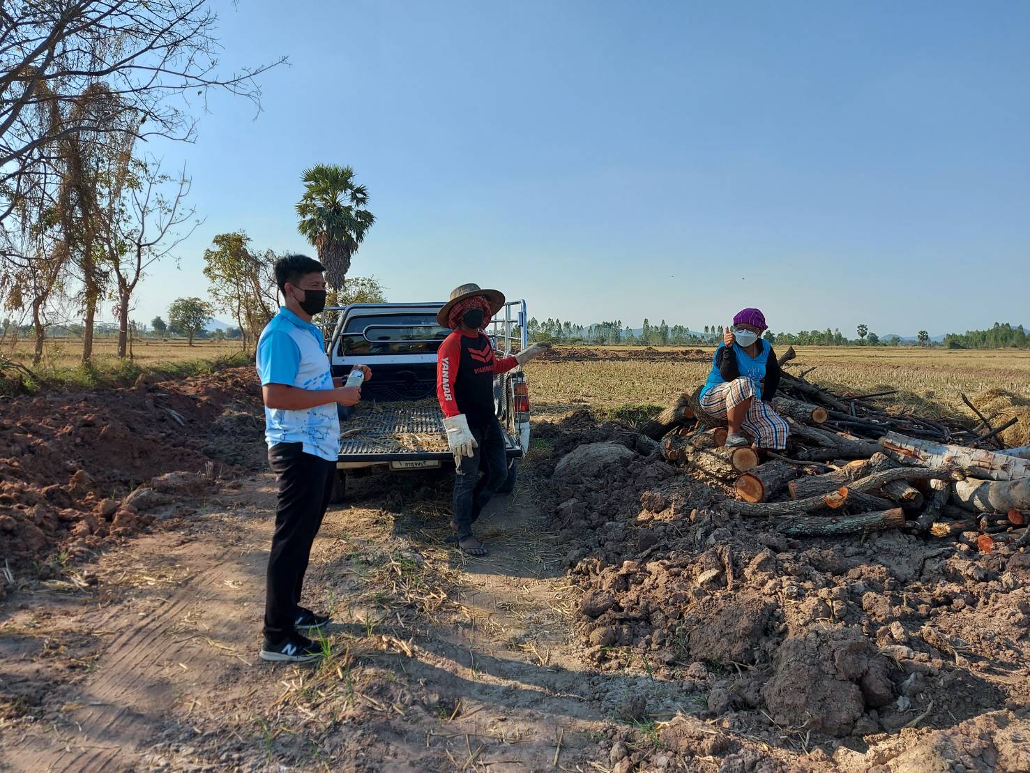 ติดตามเกษตรกรผู้เลี้ยงกุ้งก้ามกราม ในพื้นที่ ตำบลรางหวาย  และตำบลดอนตาเพชร อำเภอพนมทวน จังหวัดกาญจนบุรี..คลิก