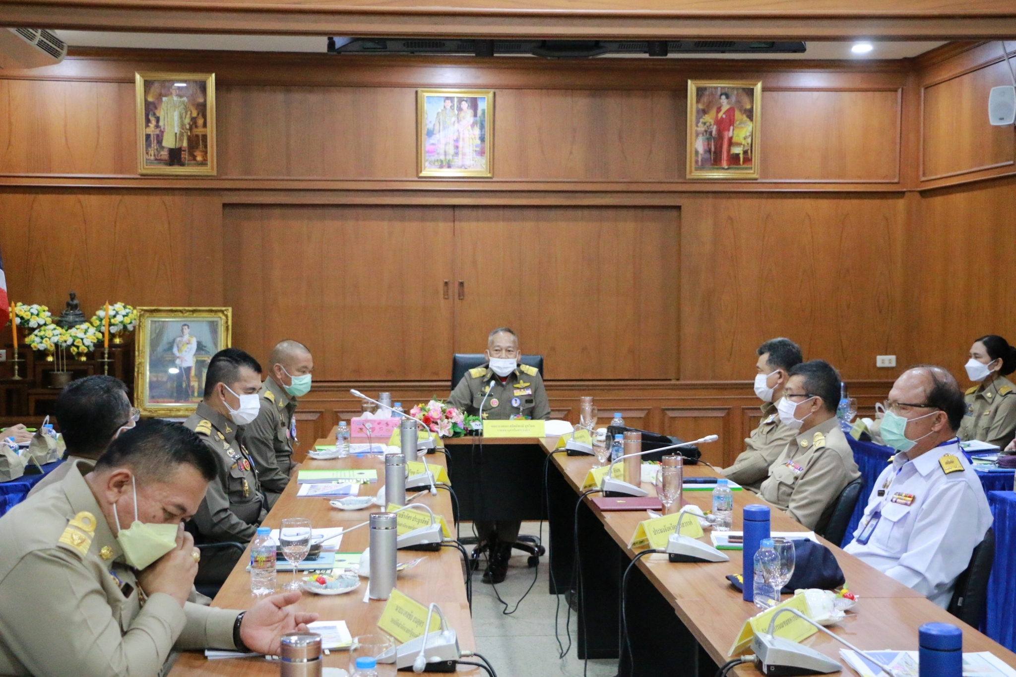 พลอากาศเอกสถิตย์พงษ์  สุขวิมล ราชเลขานุการในพระองค์ฯ พร้อมคณะจากสำนักงานปลัดสำนักนายกรัฐมนตรี เดินทางมาตรวจติดตามการพัฒนาพื้นที่บึงบอระเพ็ด และโครงการพัฒนาแหล่งน้ำพื้นที่สระบ่อดินขาว จังหวัดนครสวรรค์..คลิก