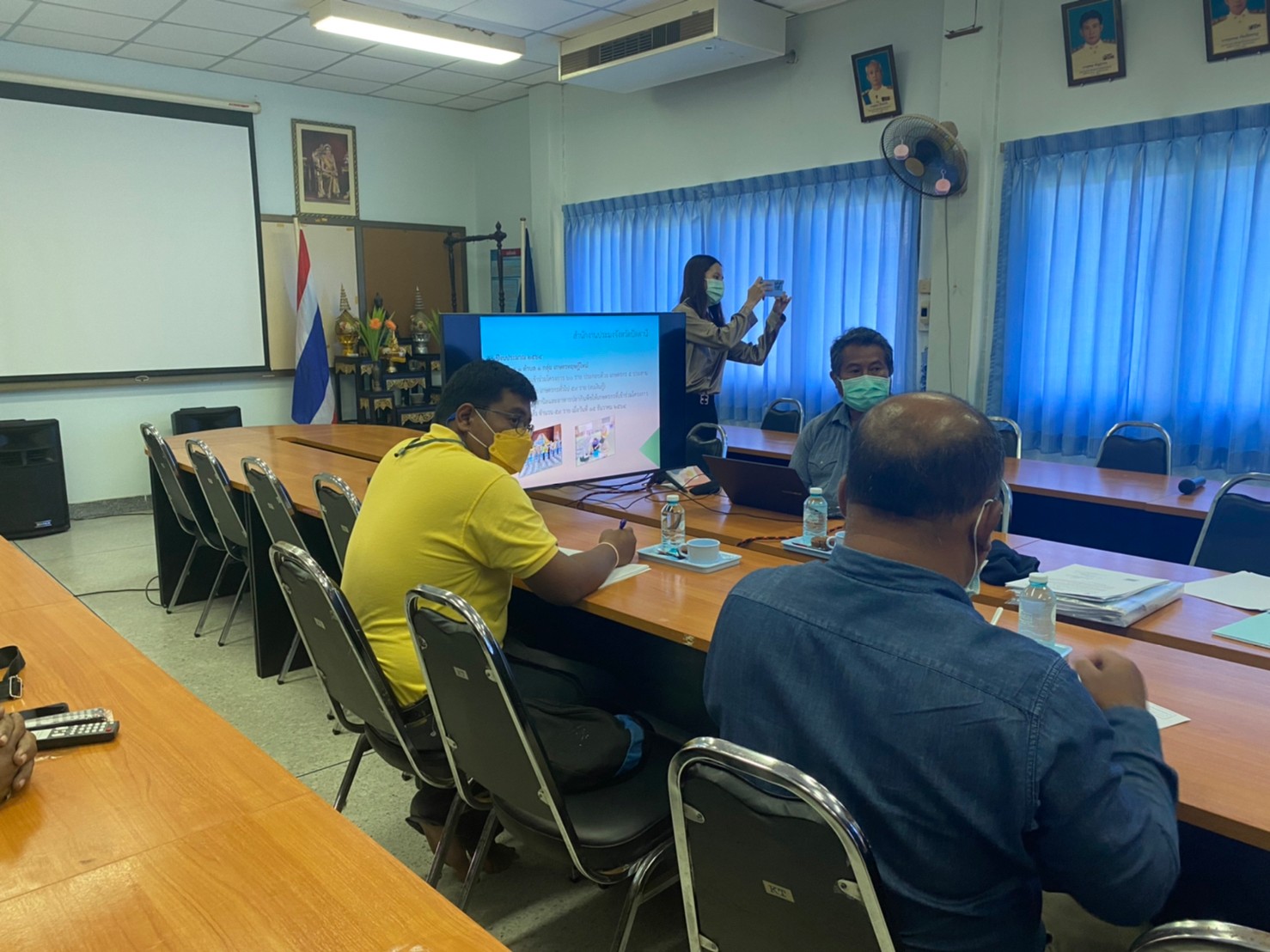วันที่ 18 มกราคม 2565 ได้ต้อนรับนายประเทศ ซอรักษ์ ผู้ตรวจราชการกรม และคณะเข้าตรวจเยี่ยมการดำเนินงานของศูนย์วิจัยและพัฒนาการเพาะเลี้ยงสัตว์น้ำชายฝั่งปัตตานี