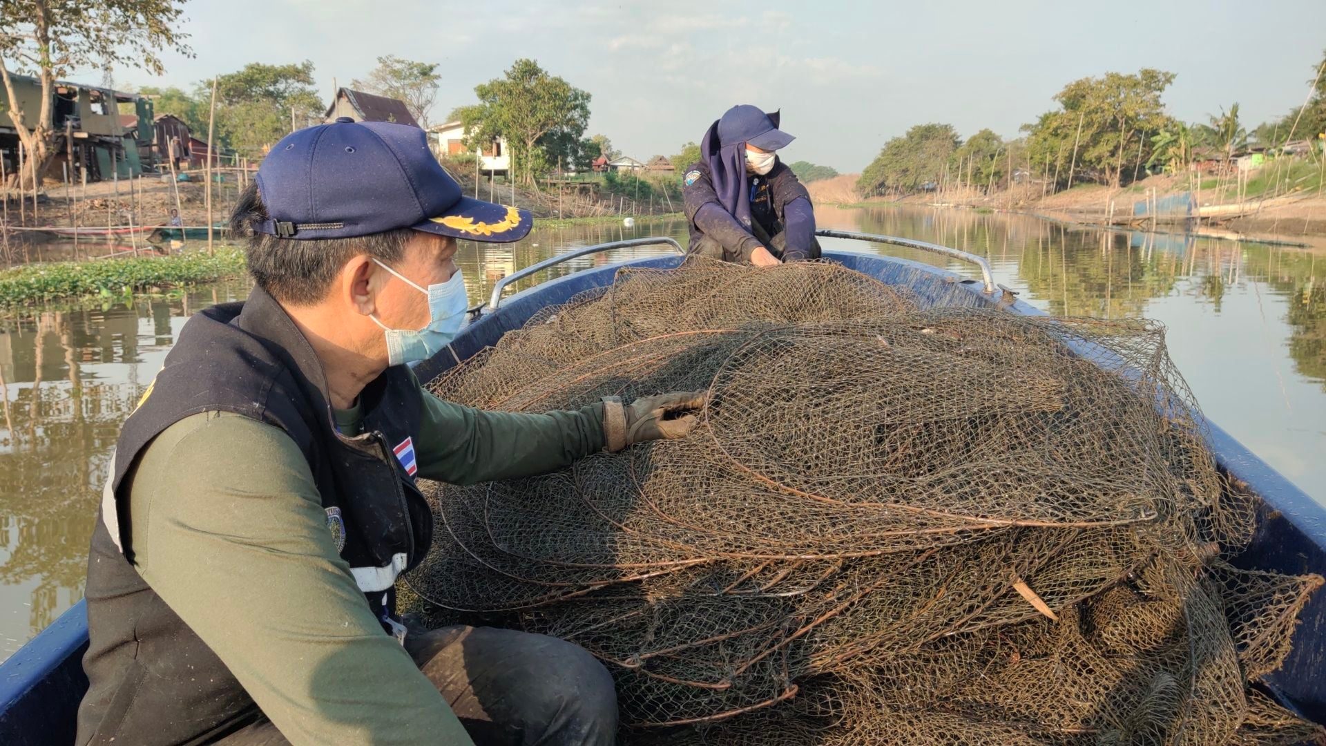 ประมงสุพรรณบุรี ลุยยึด..คลิก