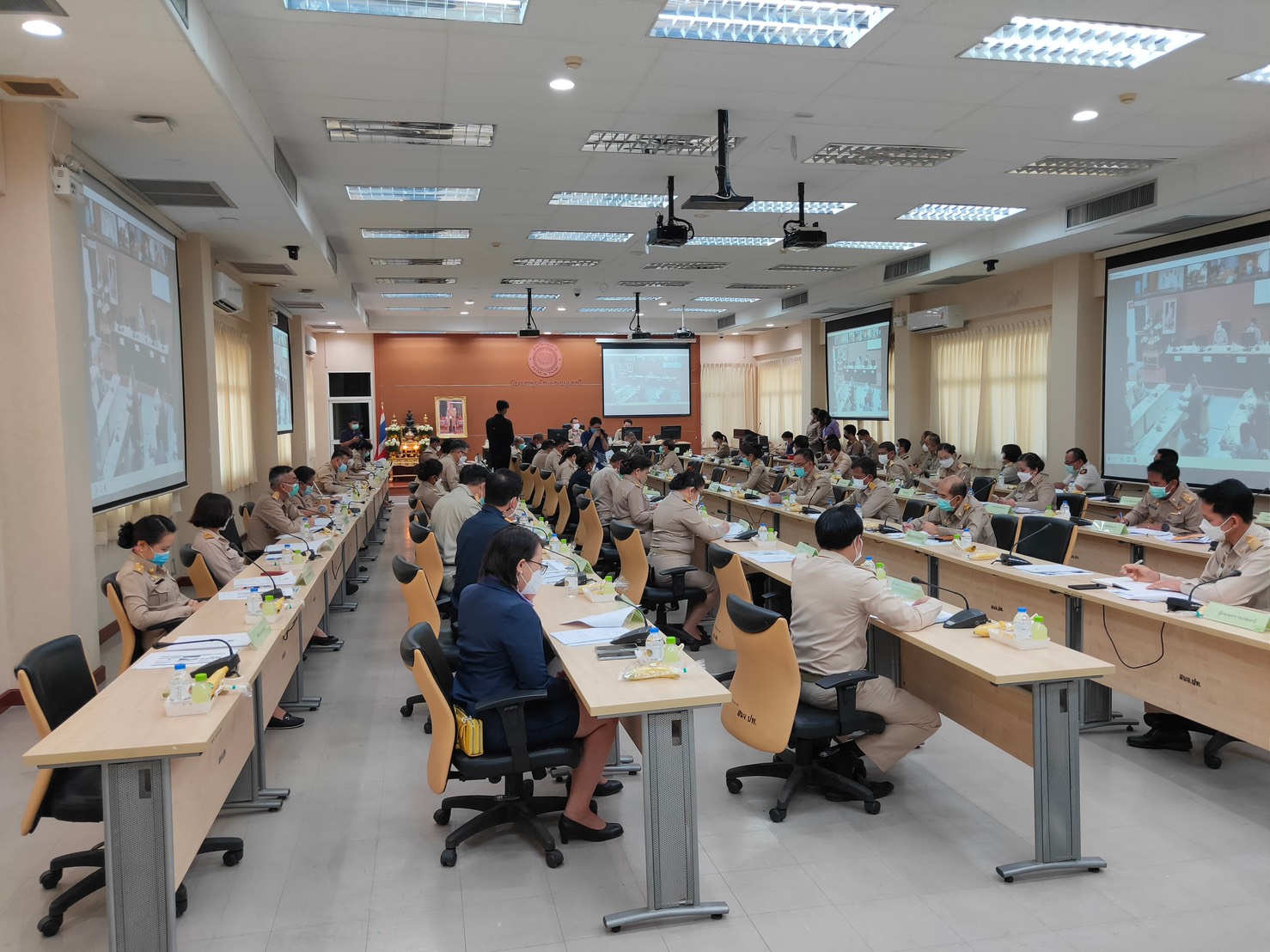 วันที่ 28 มกราคม 2565 นายนรินทร์ มีวงศ์ ประมงจังหวัดปทุมธานี ประชุมคณะกรมการจังหวัดและหัวหน้าส่วนราชการ จังหวัดปทุมธานี ประจำเดือนมกราคม 2565 ครั้งที่ 1/2565  โดยมี นายณรงค์ศักดิ์  โอสถธนากร ผู้ว่าราชการจังหวัดปทุมธานีเป็นประธานที่ประชุม ณ ห้องประชุมบัวหลวง ชั้น 5 ศาลากลางจังหวัดปทุมธานี..คลิก