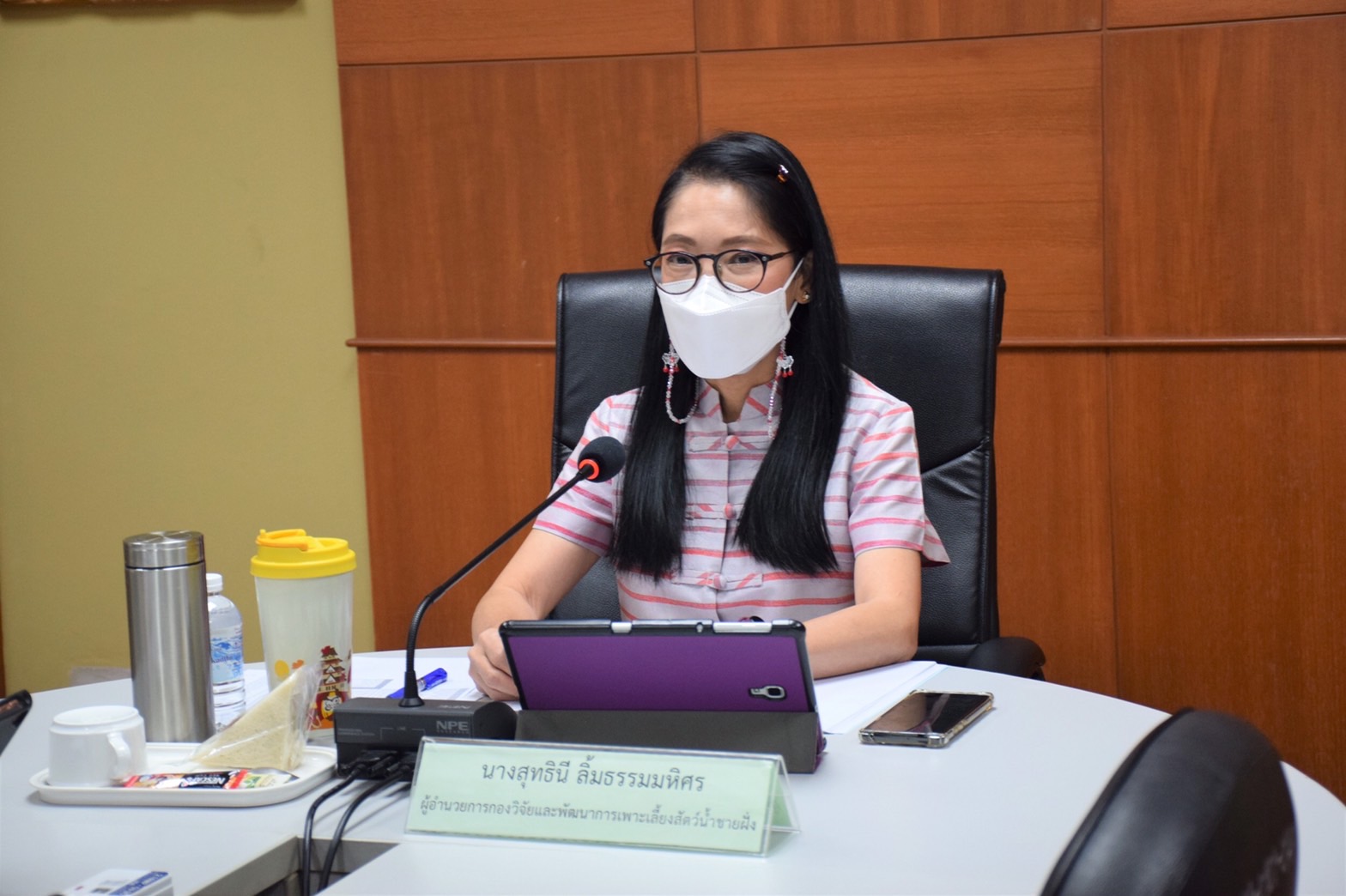 รองอธิบดีกรมประมง มอบหมายให้ นางสุทธินี ลิ้มธรรมมหิศร ผู้อำนวยการกองวิจัยและพัฒนาการเพาะเลี้ยงสัตว์น้ำชายฝั่ง เป็นประธานการประชุม คณะกรรมการบริหารโครงการลดต้นทุนการผลิตกุ้งทะเลเพื่อเพิ่มขีดความสามารถการแข่งขันในอุตสาหกรรมกุ้งทะเลอย่างยั่งยืน ปี 2564 ครั้งที่ 1/2565 ผ่านระบบ Video Conference..คลิก